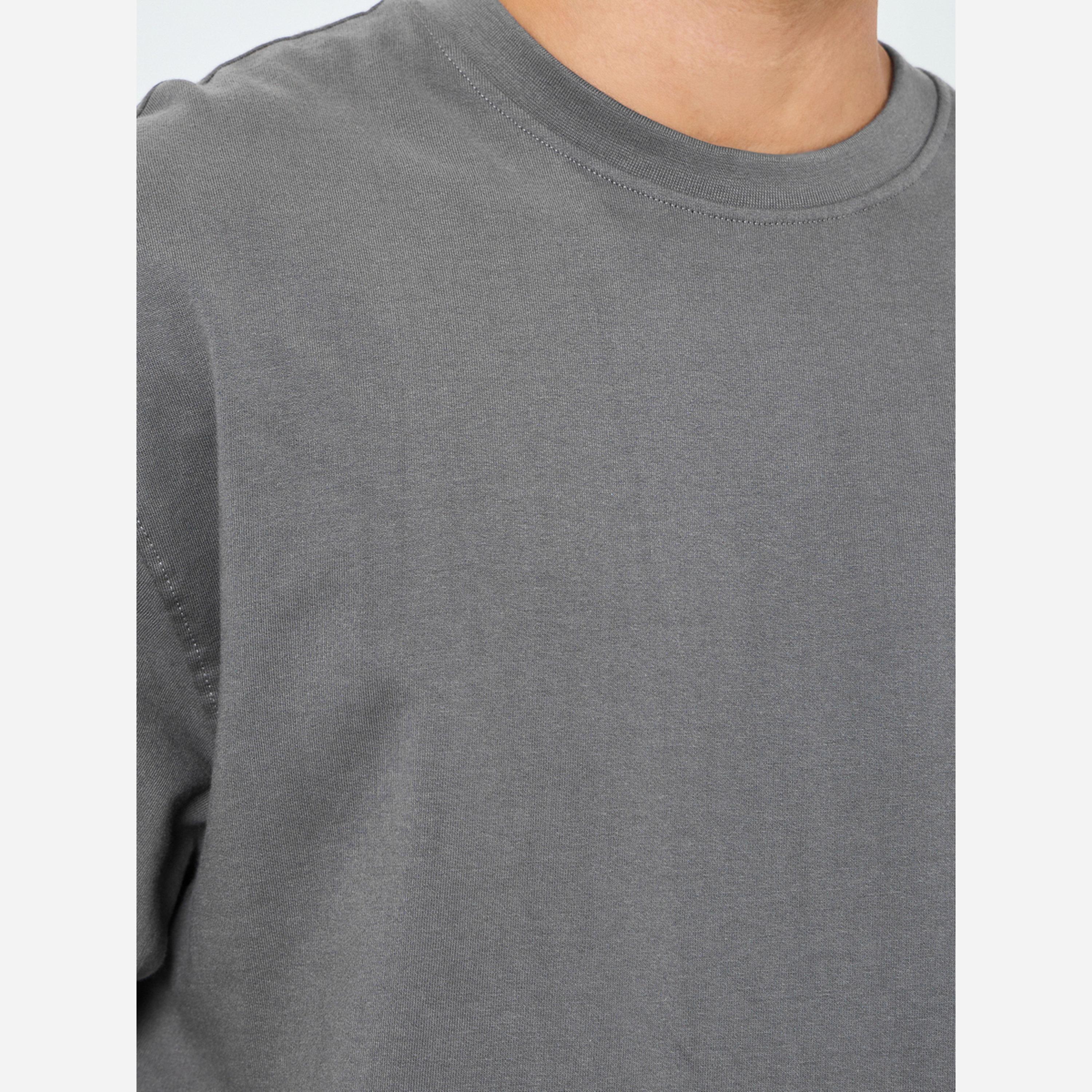 ستايلي - تيشيرت رجالي مقاس واسع طبعة من الخلف-men-clothing-tshirtsandpolos-tshirts-image-2