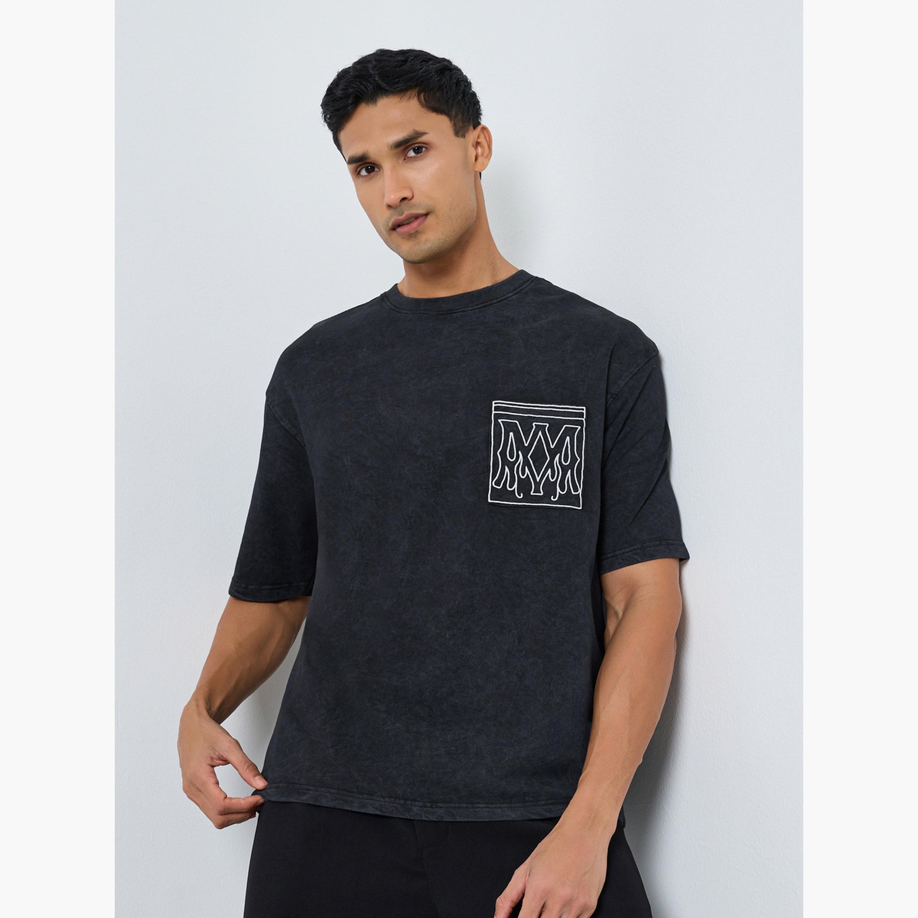 تيشيرت واسع بنمط مغسول وتطريز على الجيب-men-clothing-tshirtsandpolos-tshirts-image-3