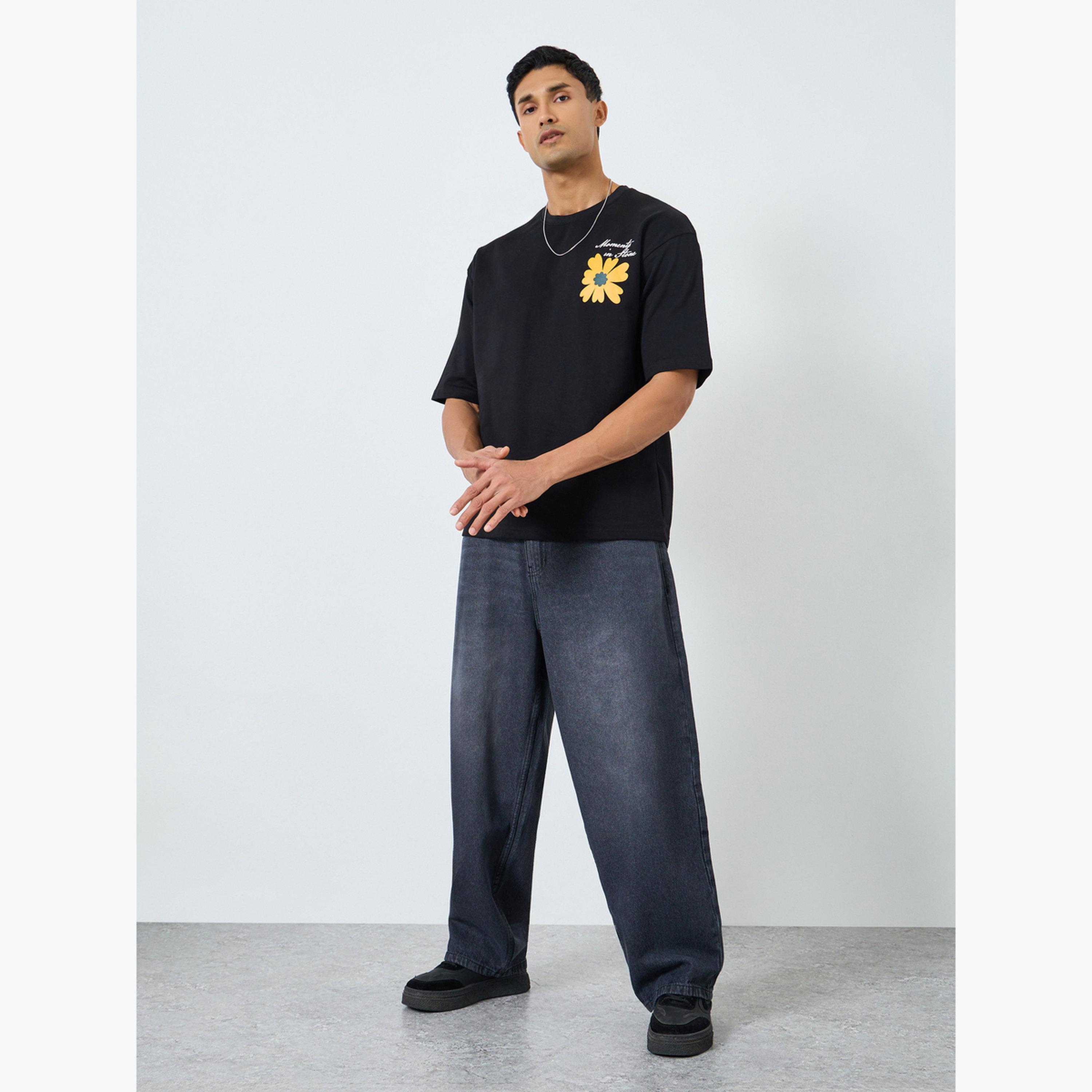 تيشيرت واسع بطبعة جرافيك على الظهر-men-clothing-tshirtsandpolos-tshirts-image-2