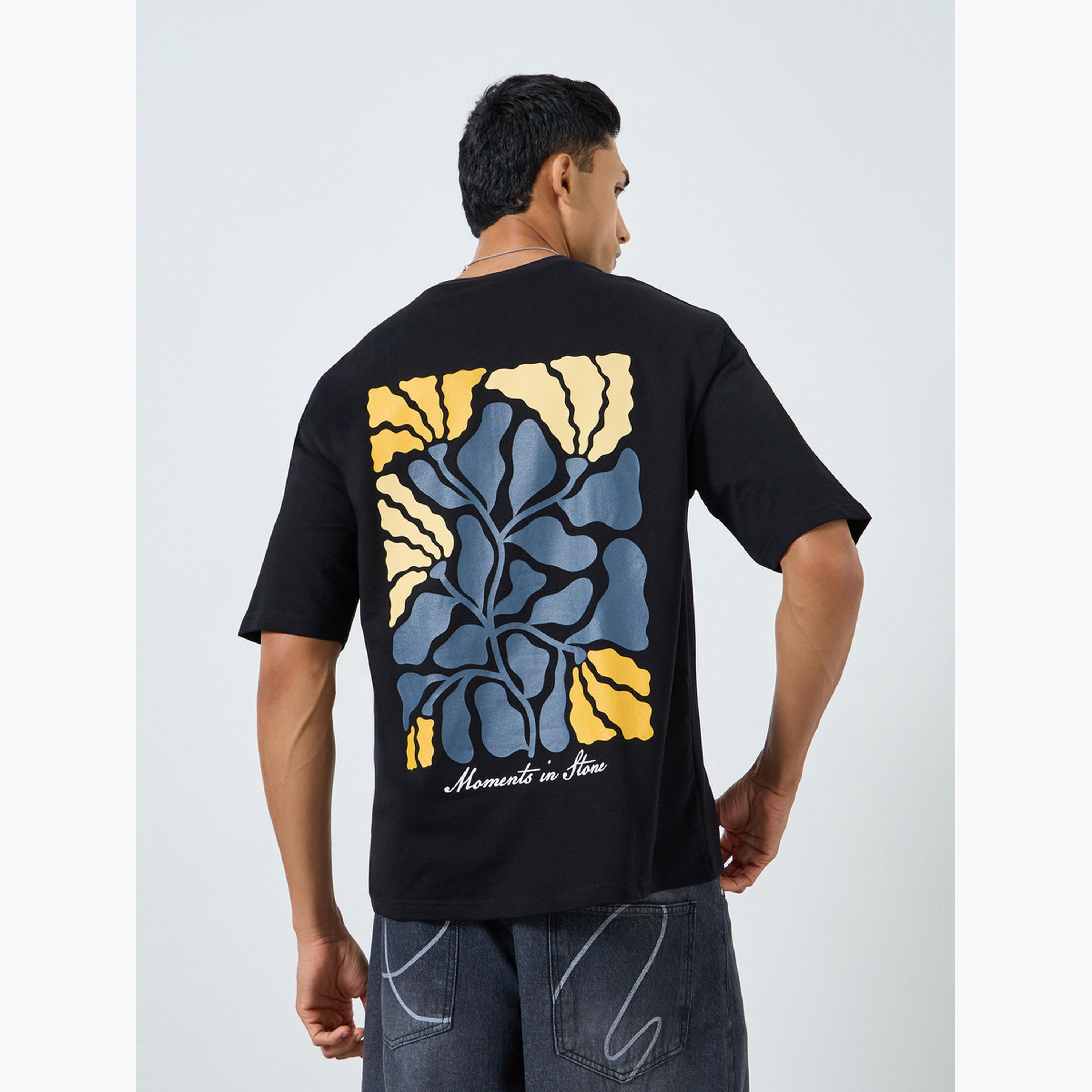 تيشيرت واسع بطبعة جرافيك على الظهر-men-clothing-tshirtsandpolos-tshirts-image-3