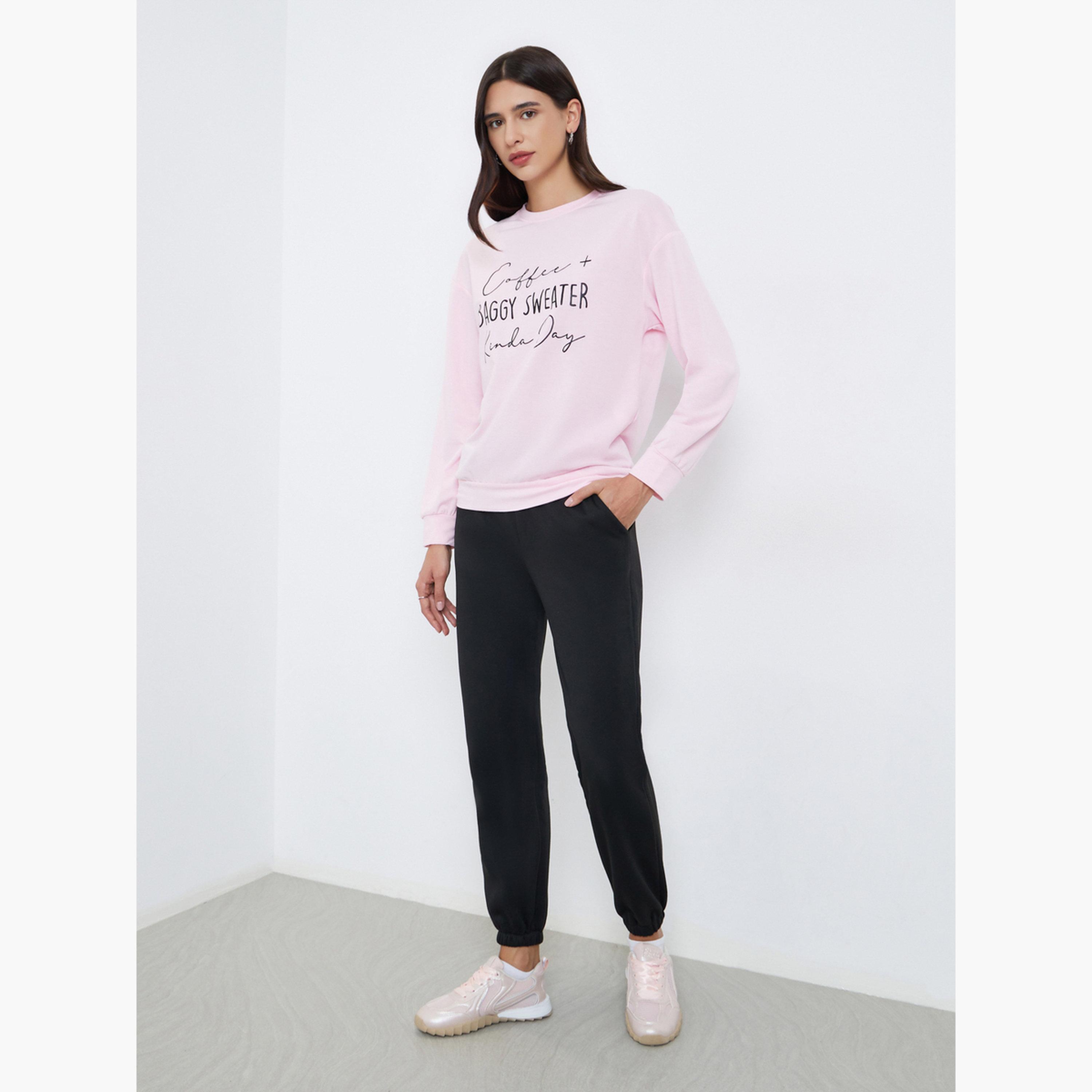 تيك تو - سويت شيرت وردي بقصّة عادية وطبعة شعار-women-clothing-hoodiesandsweatshirts-sweatshirts-image-2