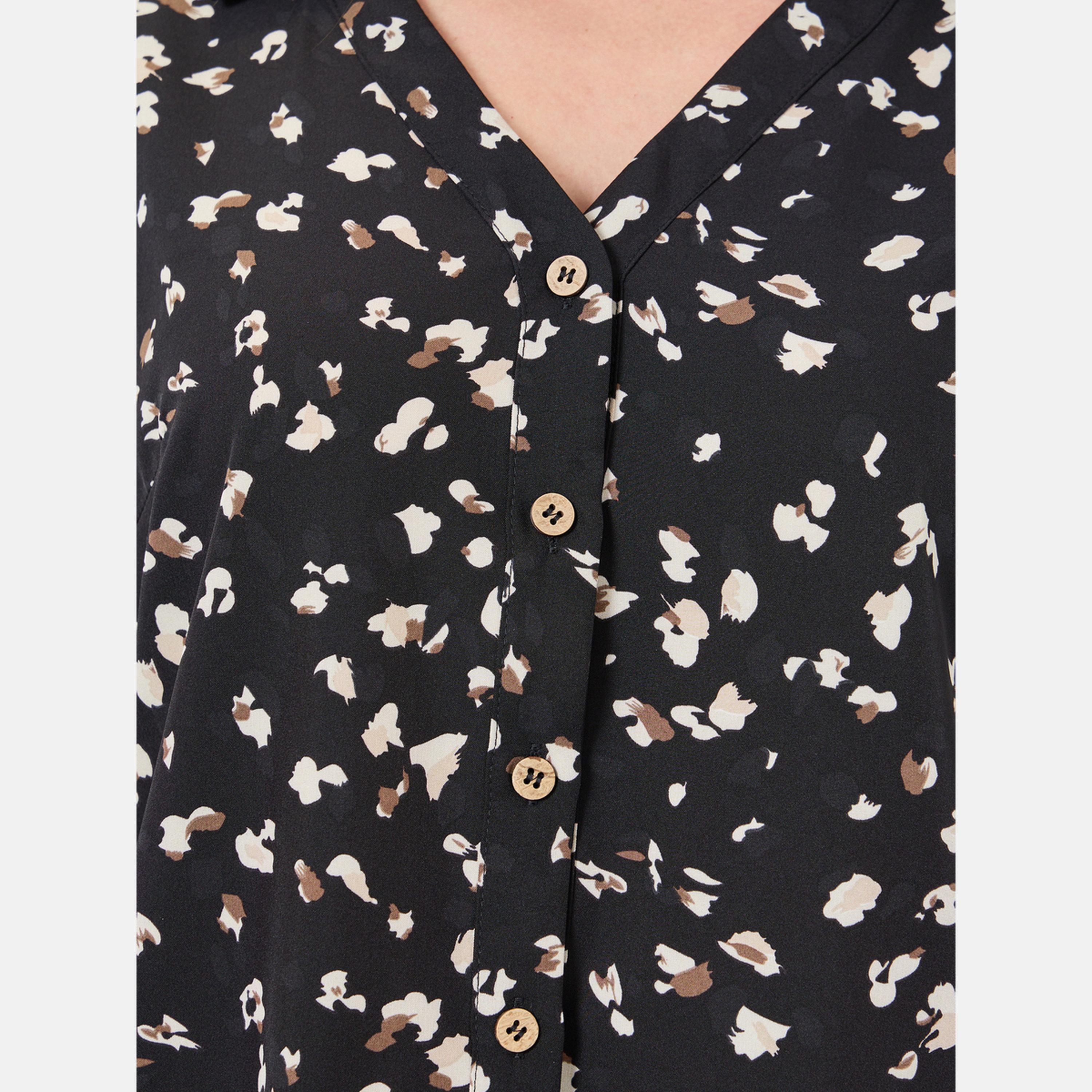 تيك تو - فستان قميص أسود بطبعة غرافيكية بطول الركبة-women-clothing-dresses-image-3