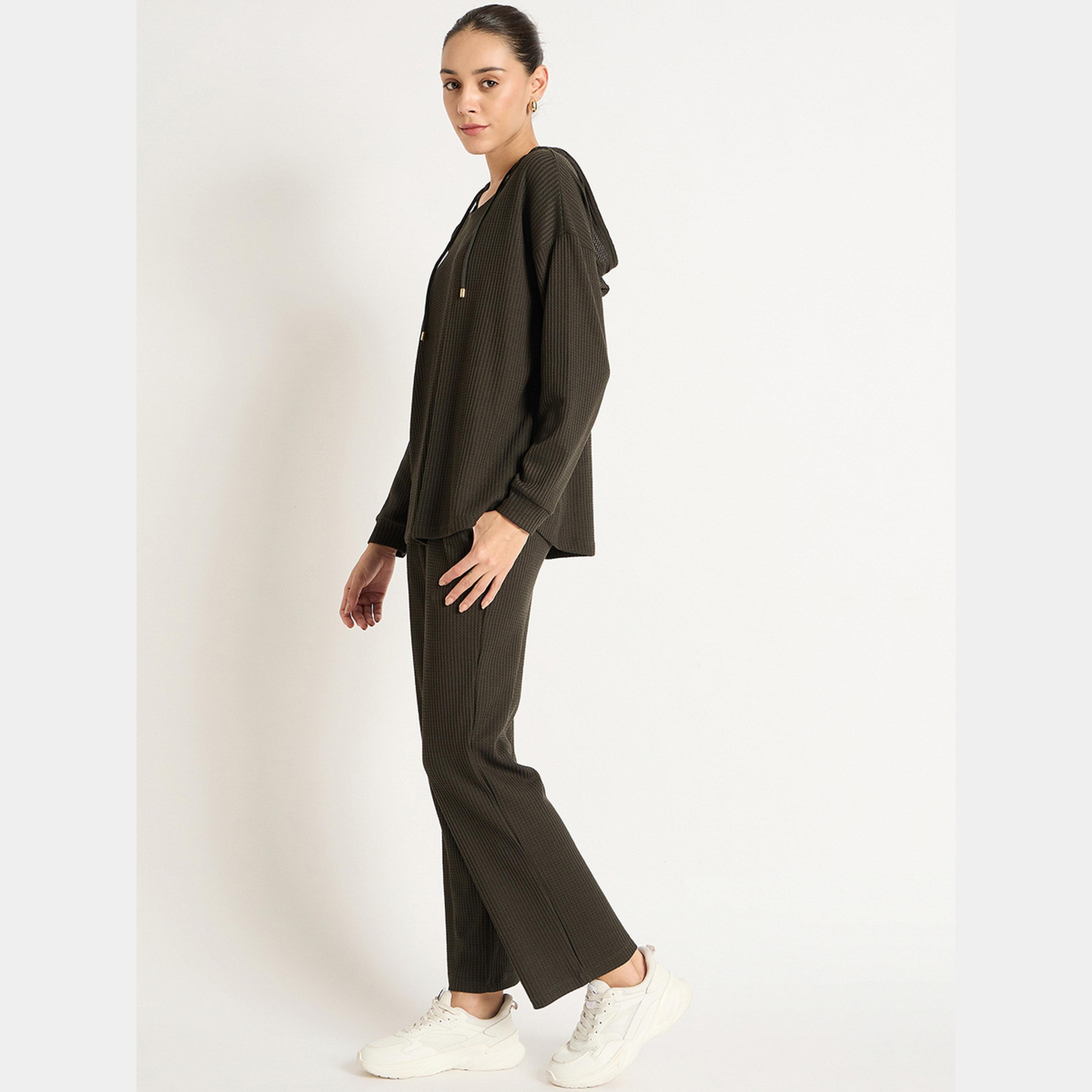 فيميلا - هودي وبنطال رياضي وافل لون زيتوني-women-clothing-coordsets-image-2