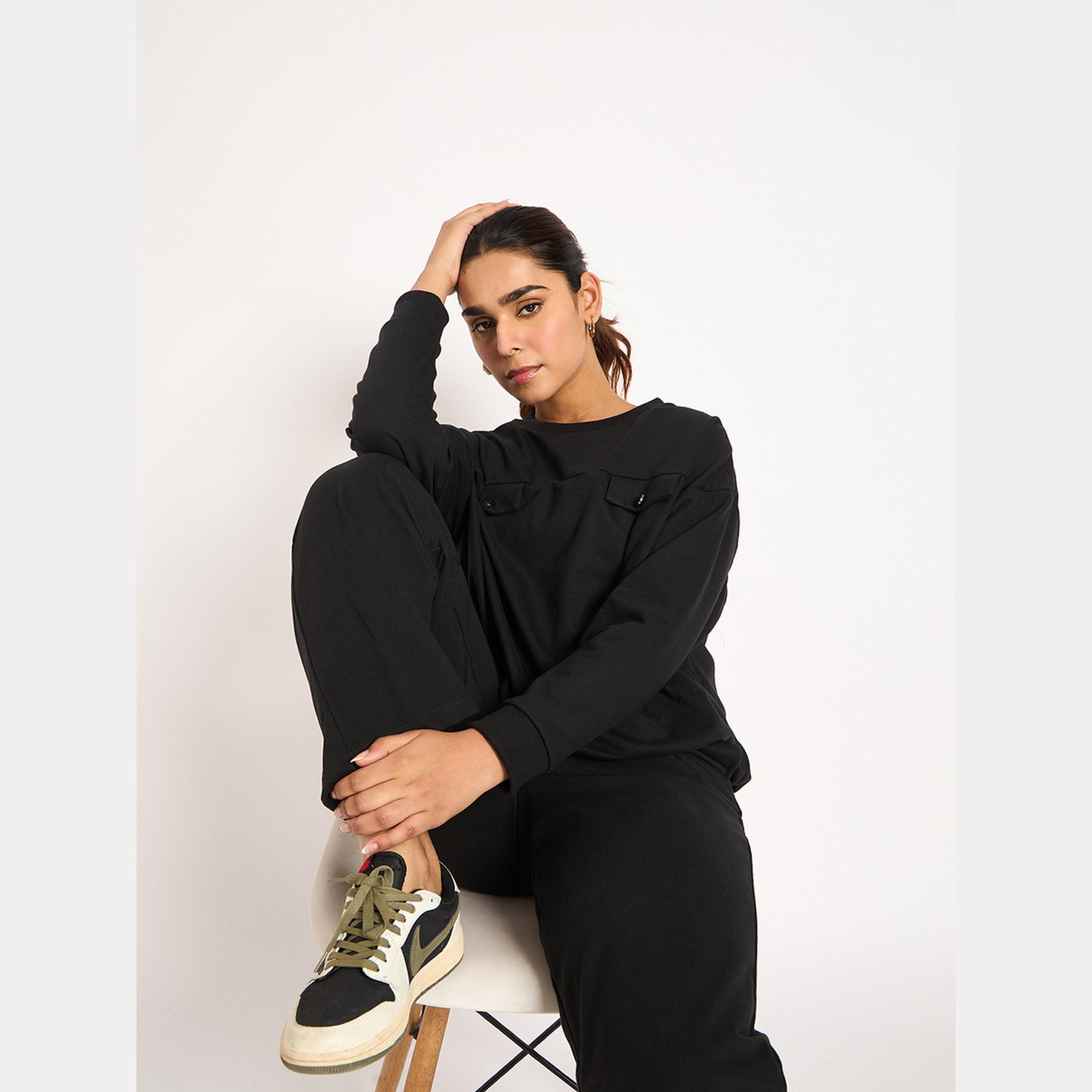 فيميلا - سويت شيرت نسائي تيري بأكمام طويلة وياقة مستديرة وتفاصيل قلابة-women-clothing-hoodiesandsweatshirts-sweatshirts-image-6