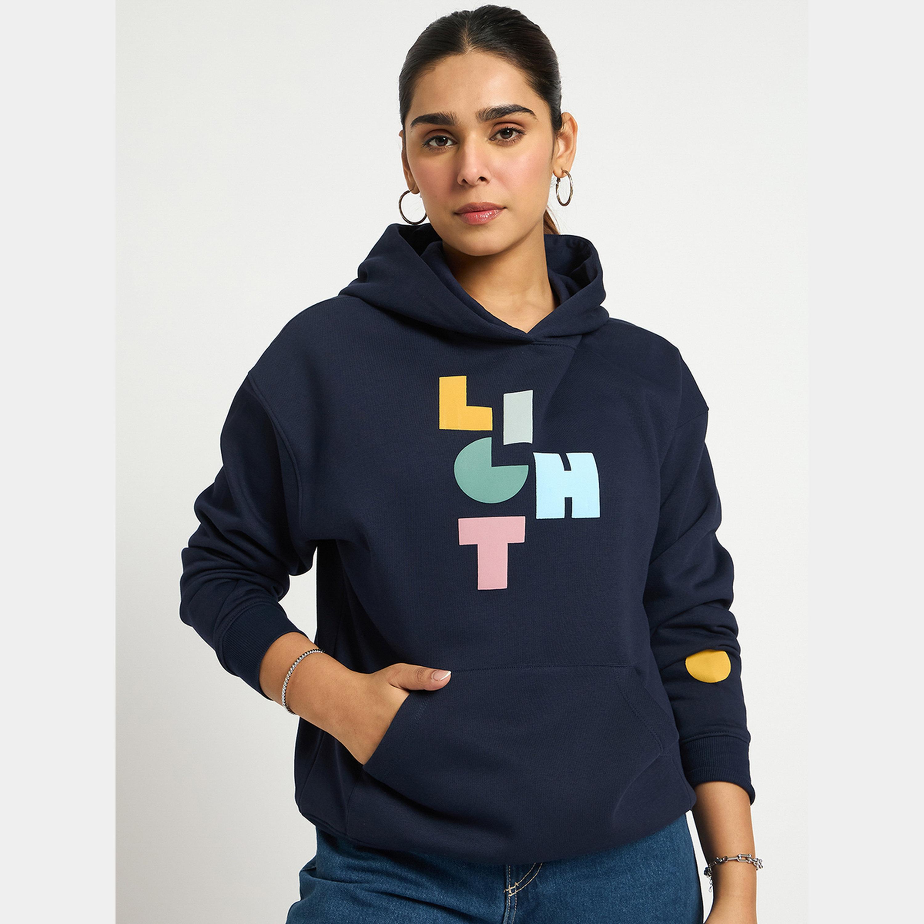 فيميلا - هودي نسائي بأكمام طويلة وياقة وغطاء للرأس رسومات غرافيكية-women-clothing-hoodiesandsweatshirts-hoodies-image-1