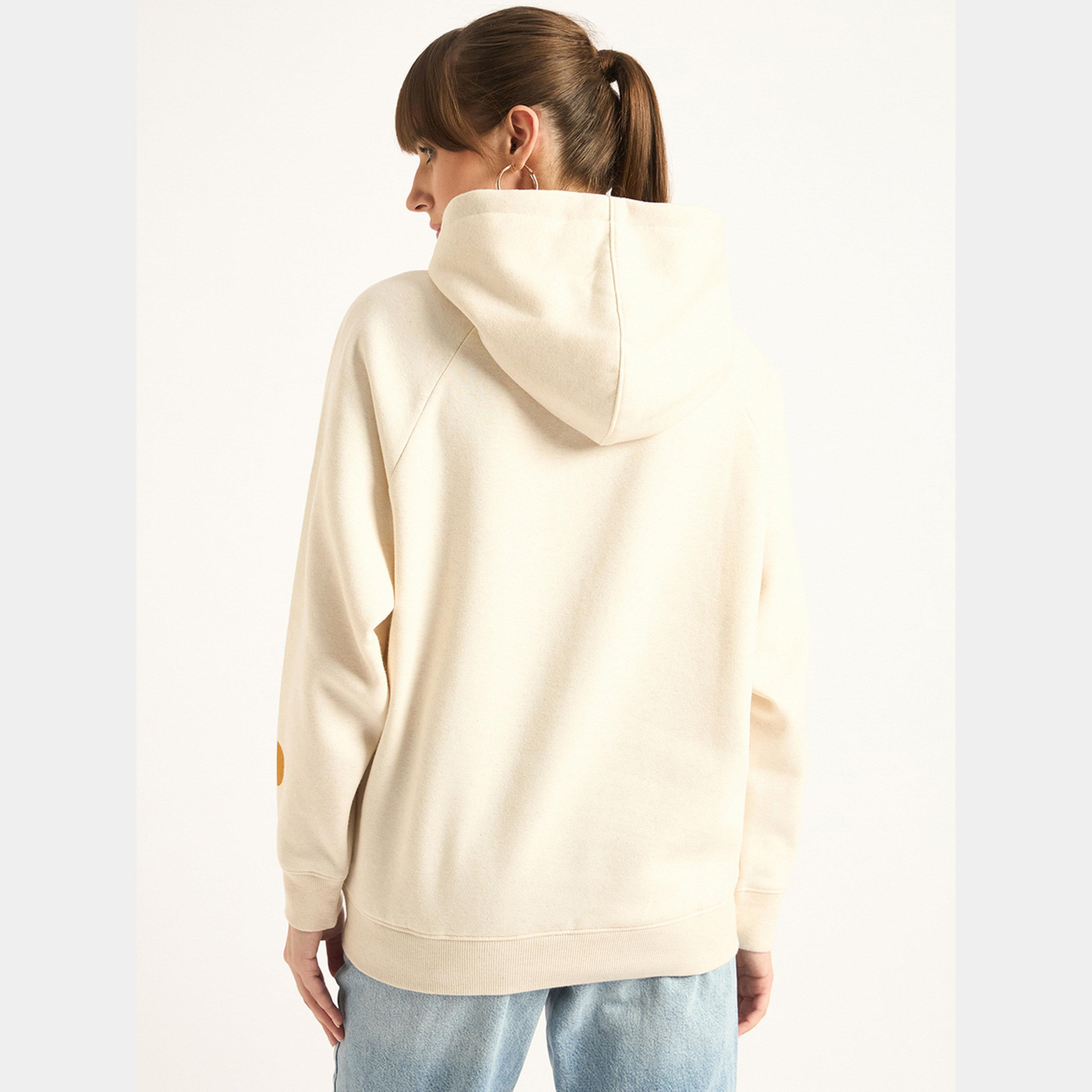 فيميلا - هودي نسائي صوف بغطاء للرأس وأكمام طويلة سرومات غرافيكية-women-clothing-hoodiesandsweatshirts-hoodies-image-3