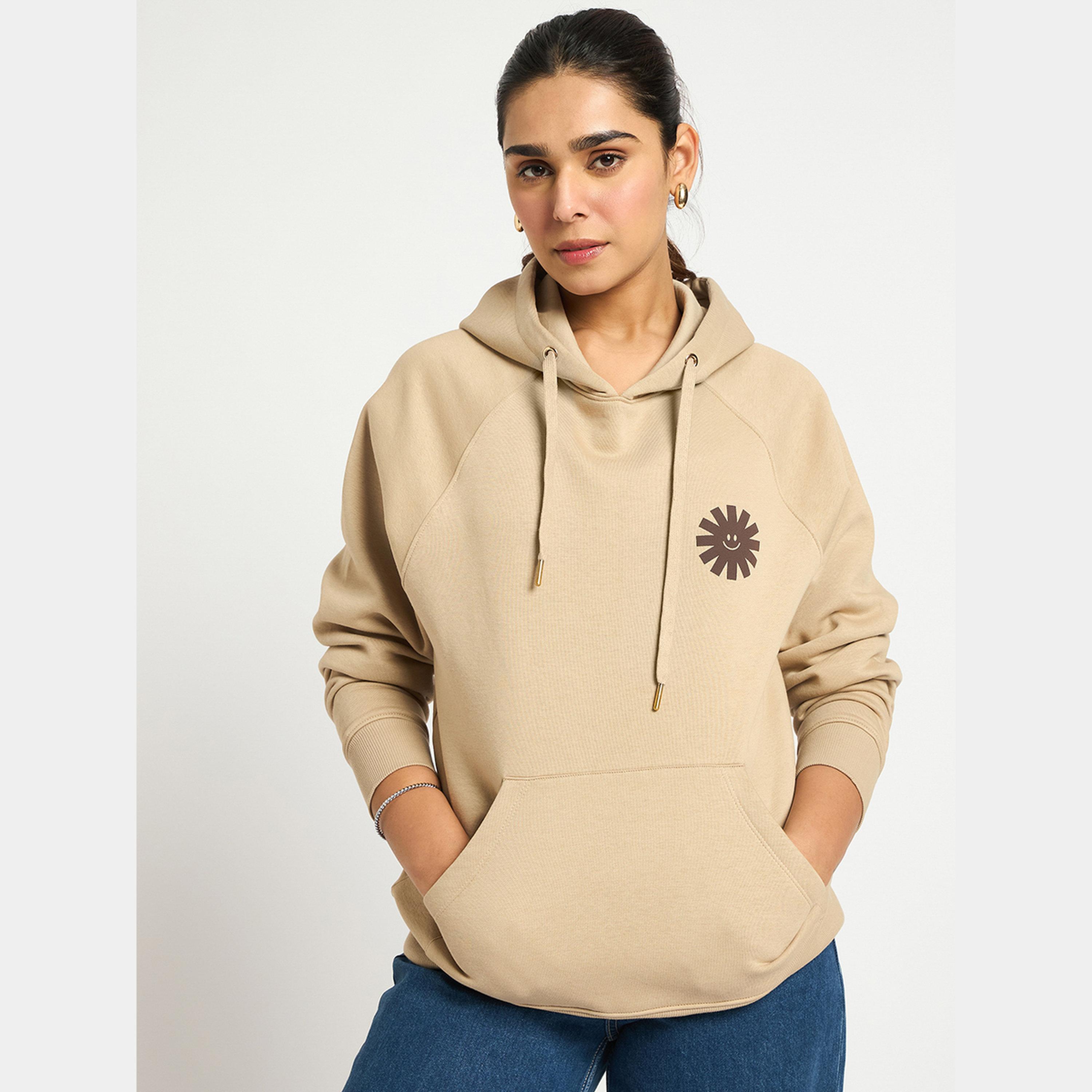 فيميلا - هودي نسائي بأكمام طويلة وياقة وغطاء للرأس رسومات غرافيكية-women-clothing-hoodiesandsweatshirts-hoodies-image-1