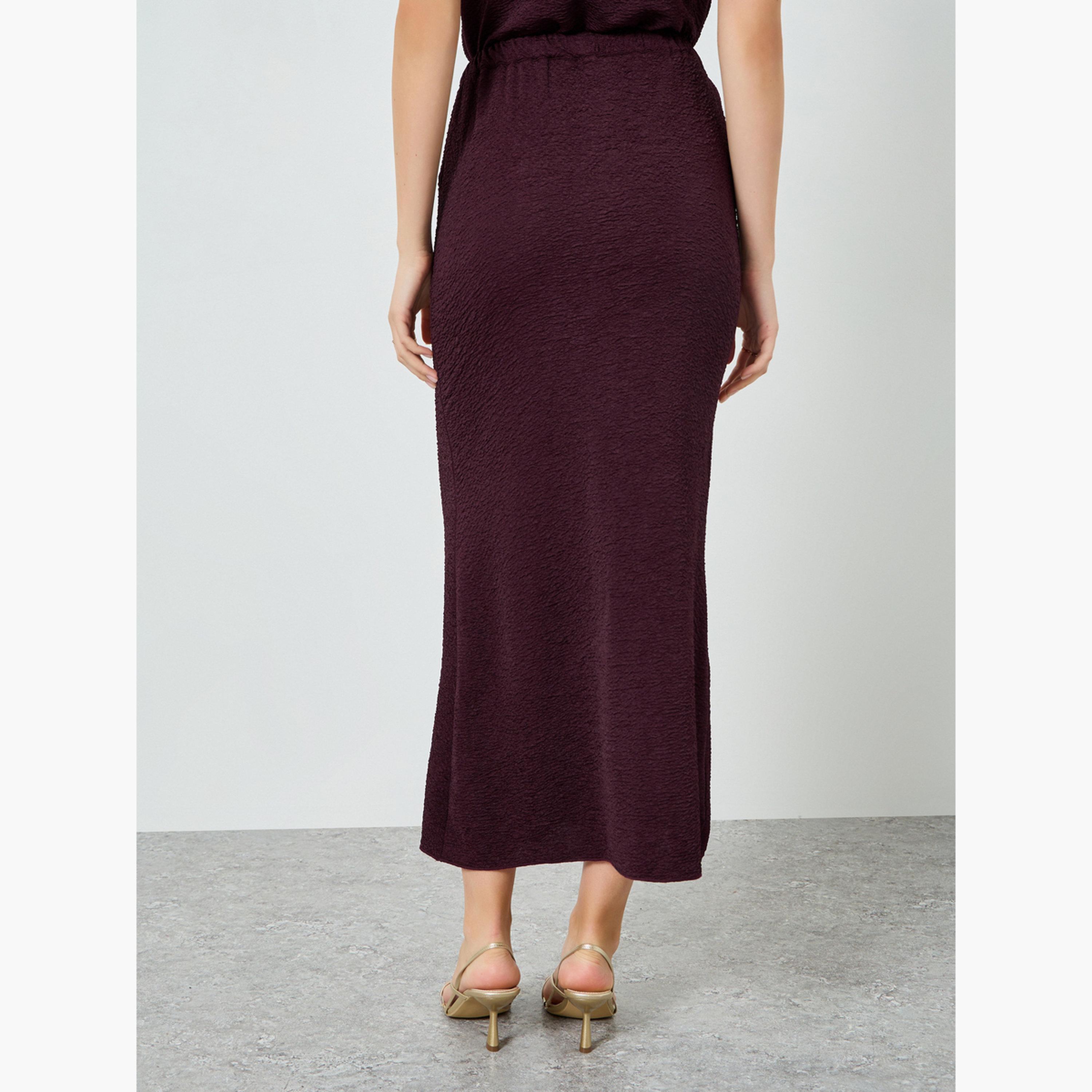 تنورة طويلة بقصة مستقيمة وتفاصيل بارزة الملمش-women-clothing-bottoms-skirts-image-3