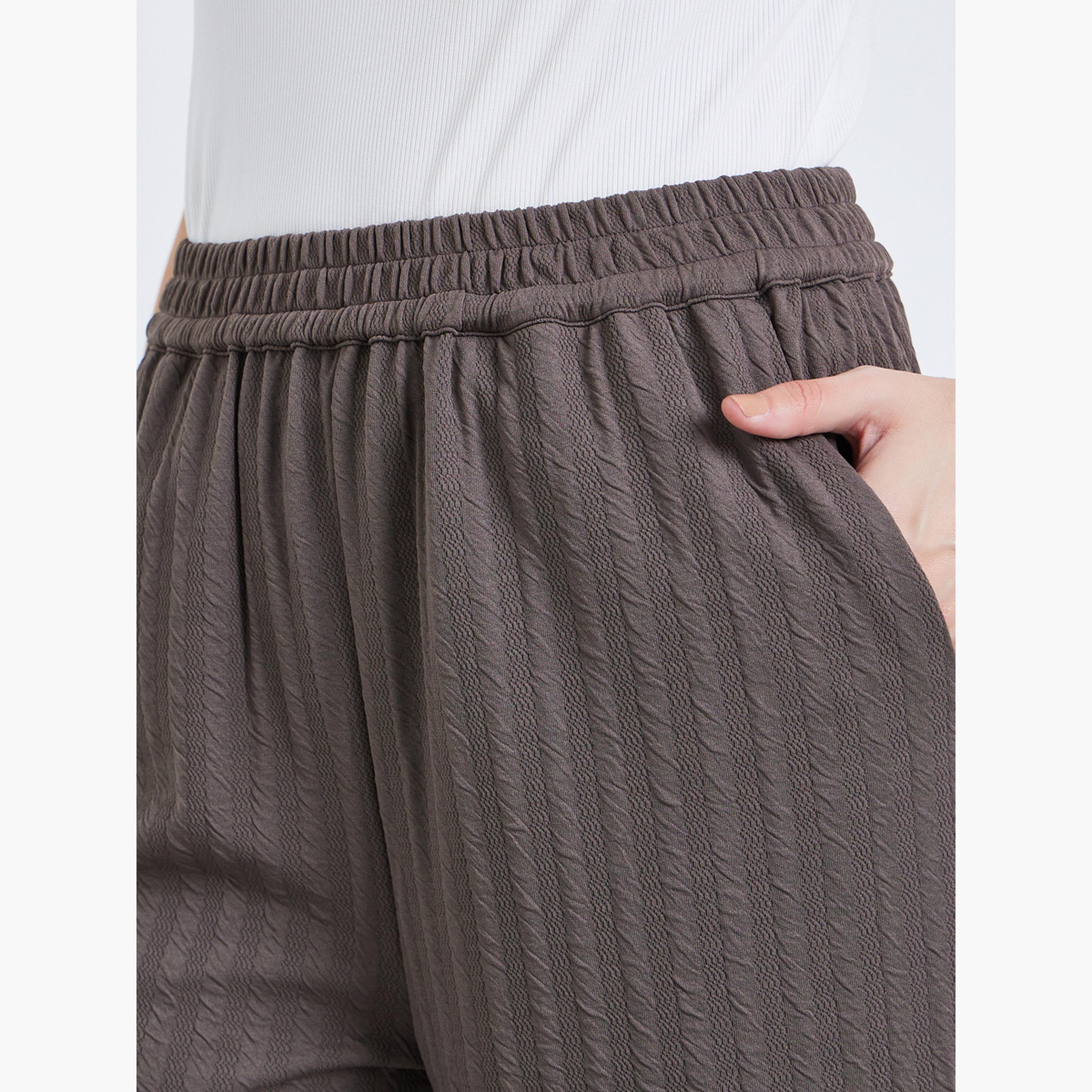 بنطال مخطط بأرجل واسعة-women-clothing-bottoms-trousers-image-3