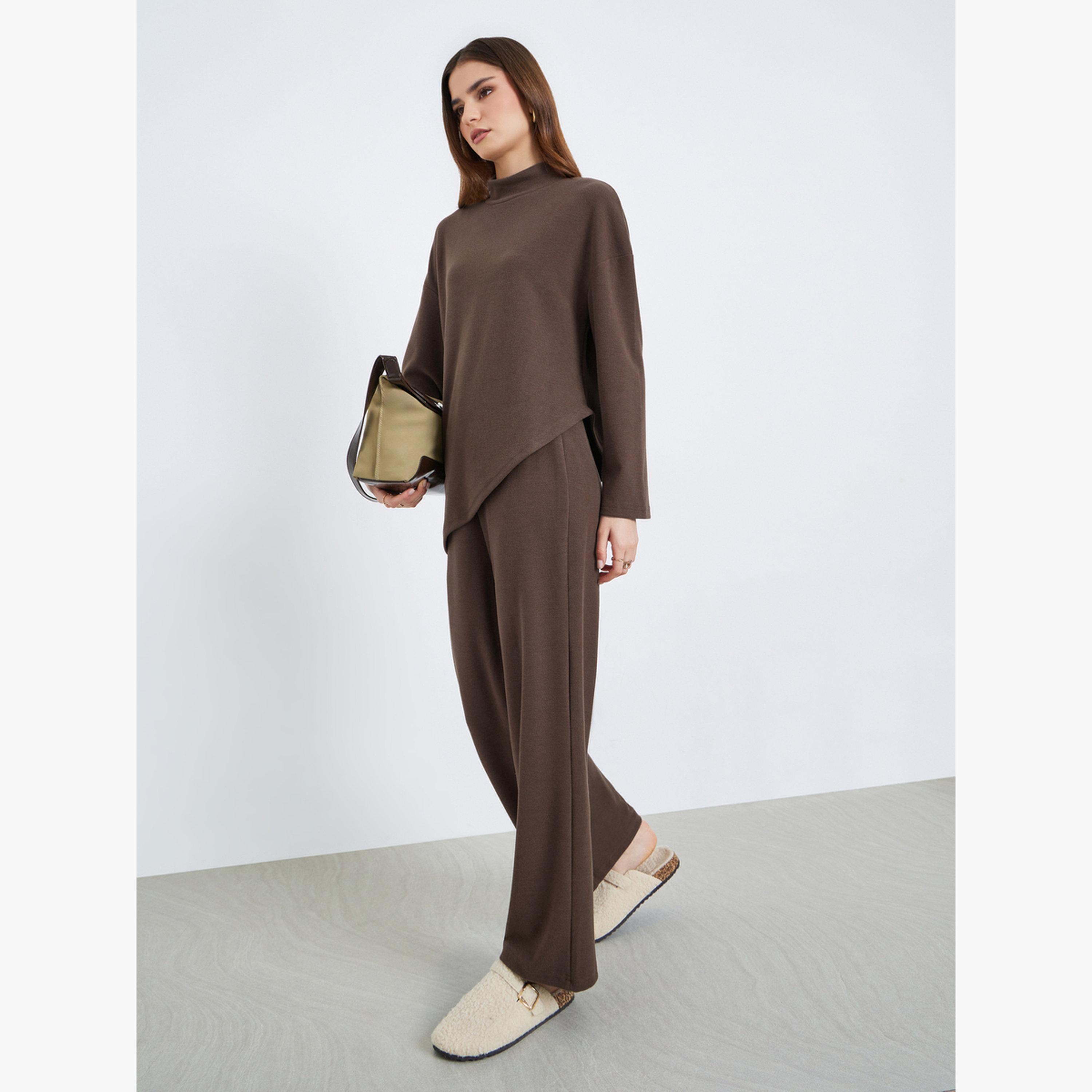 طقم منسق من بلوزة غير متماثل بتفاصيل محبوكة وبنطال-women-clothing-coordsets-image-3