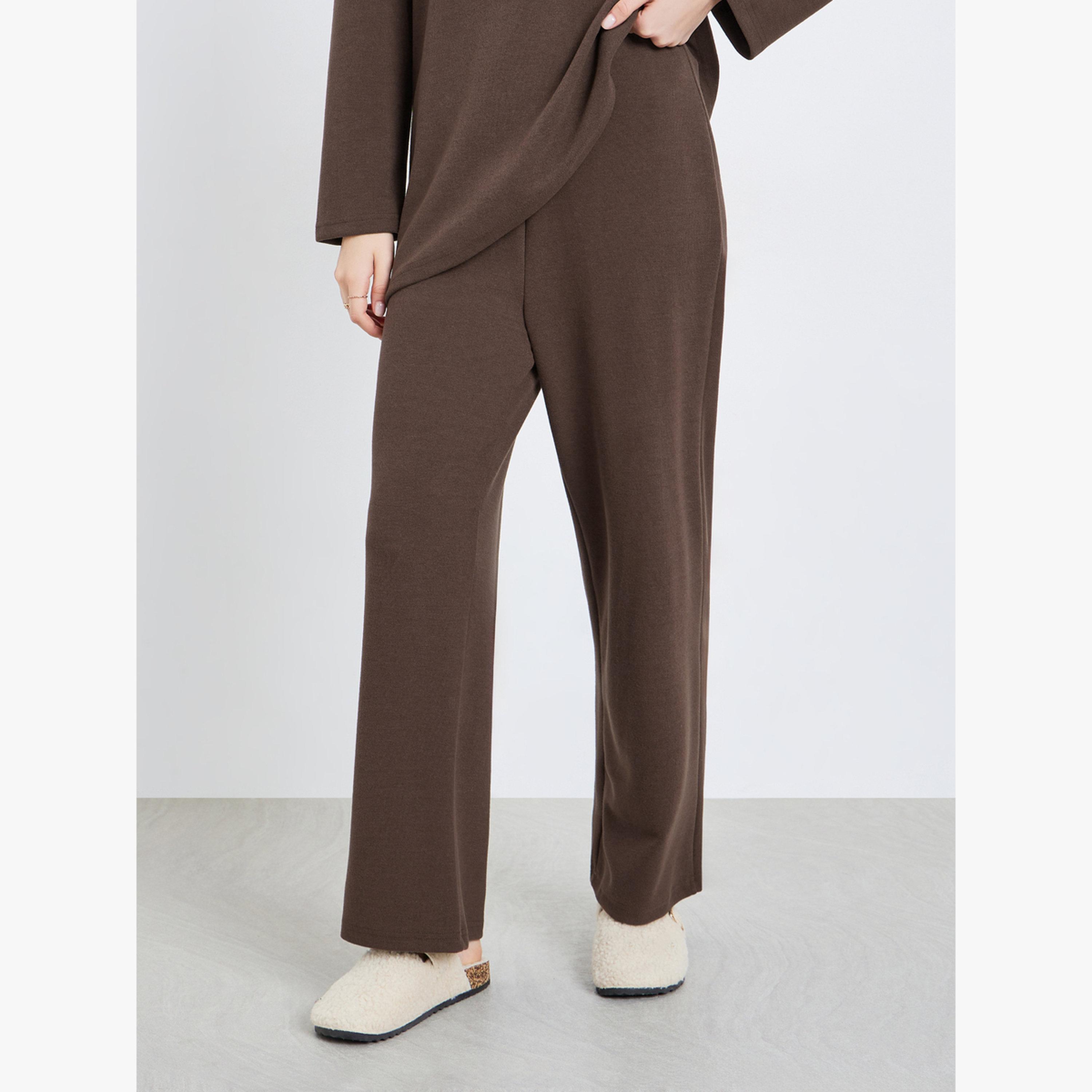 طقم منسق من بلوزة غير متماثل بتفاصيل محبوكة وبنطال-women-clothing-coordsets-image-5
