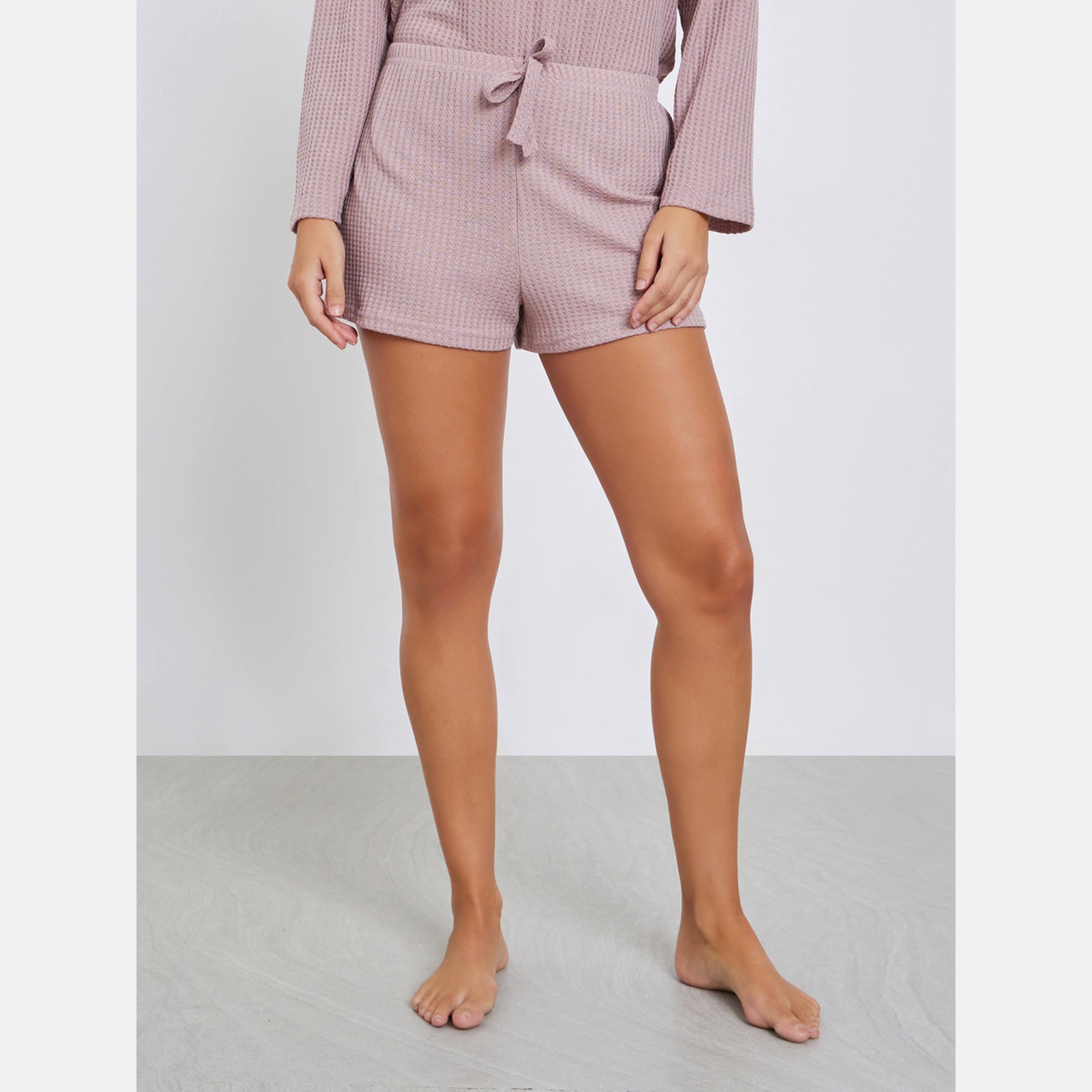ستايلي - طقم بلوزة وشورت بأكمام طويلة من نسيج الوافل-women-clothing-nightwear-pyjamas-shortsets-image-4