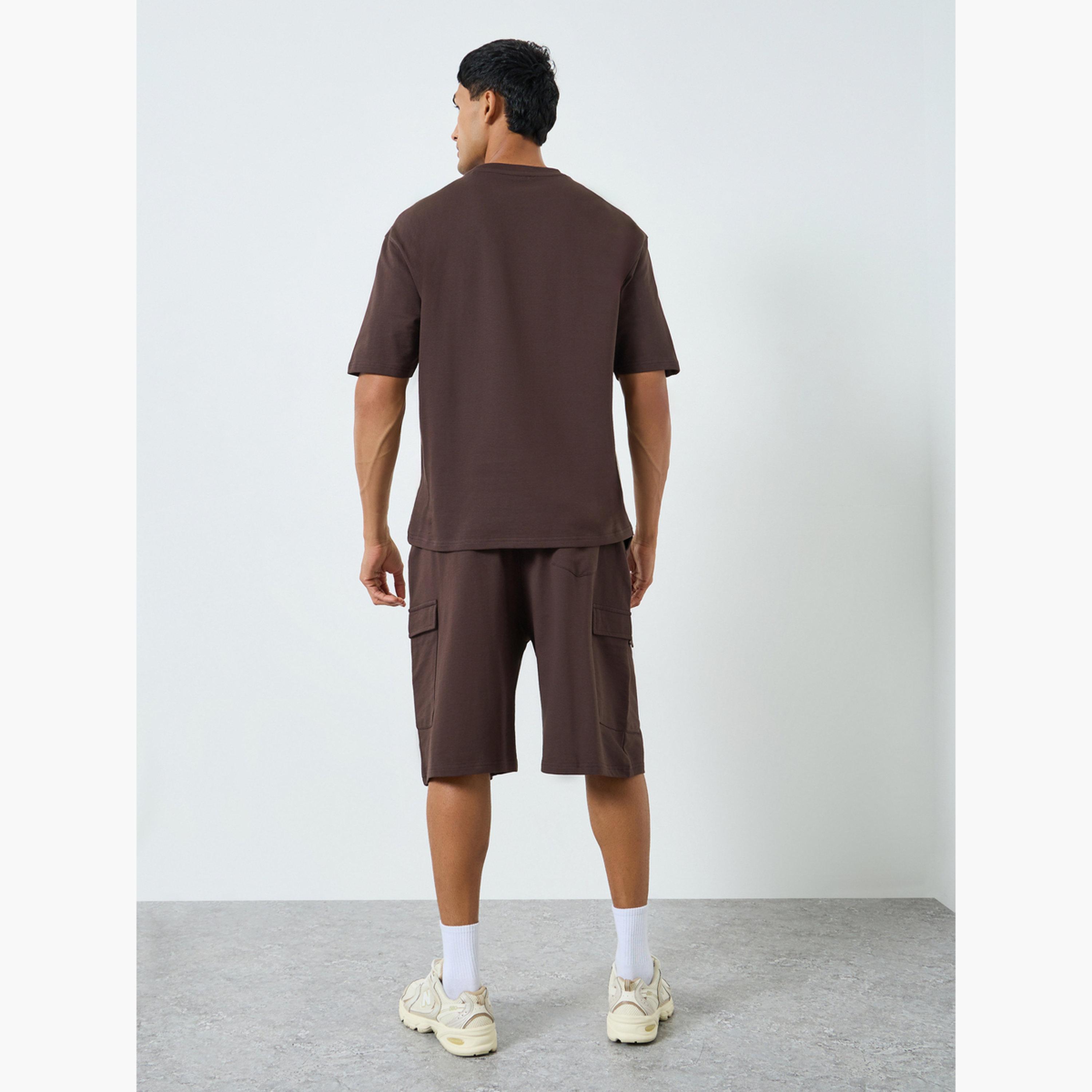 طقم منسق من شورت وتيشيرت واسع بنمط كتل الالوان-men-clothing-coordsets-image-5