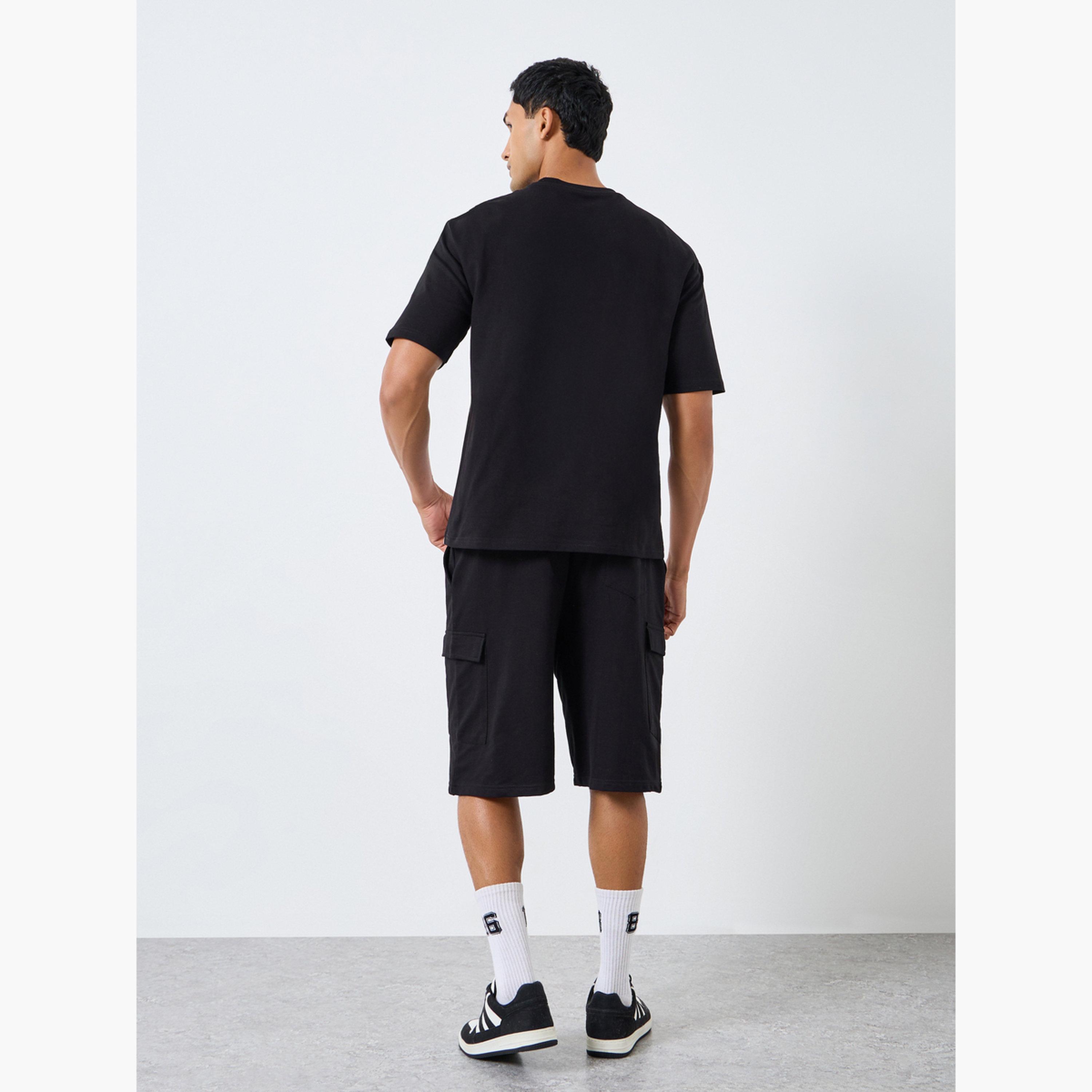 طقم منسق من تيشيرت وشورت بنمط كتل الالوان للرجال-men-clothing-coordsets-image-5