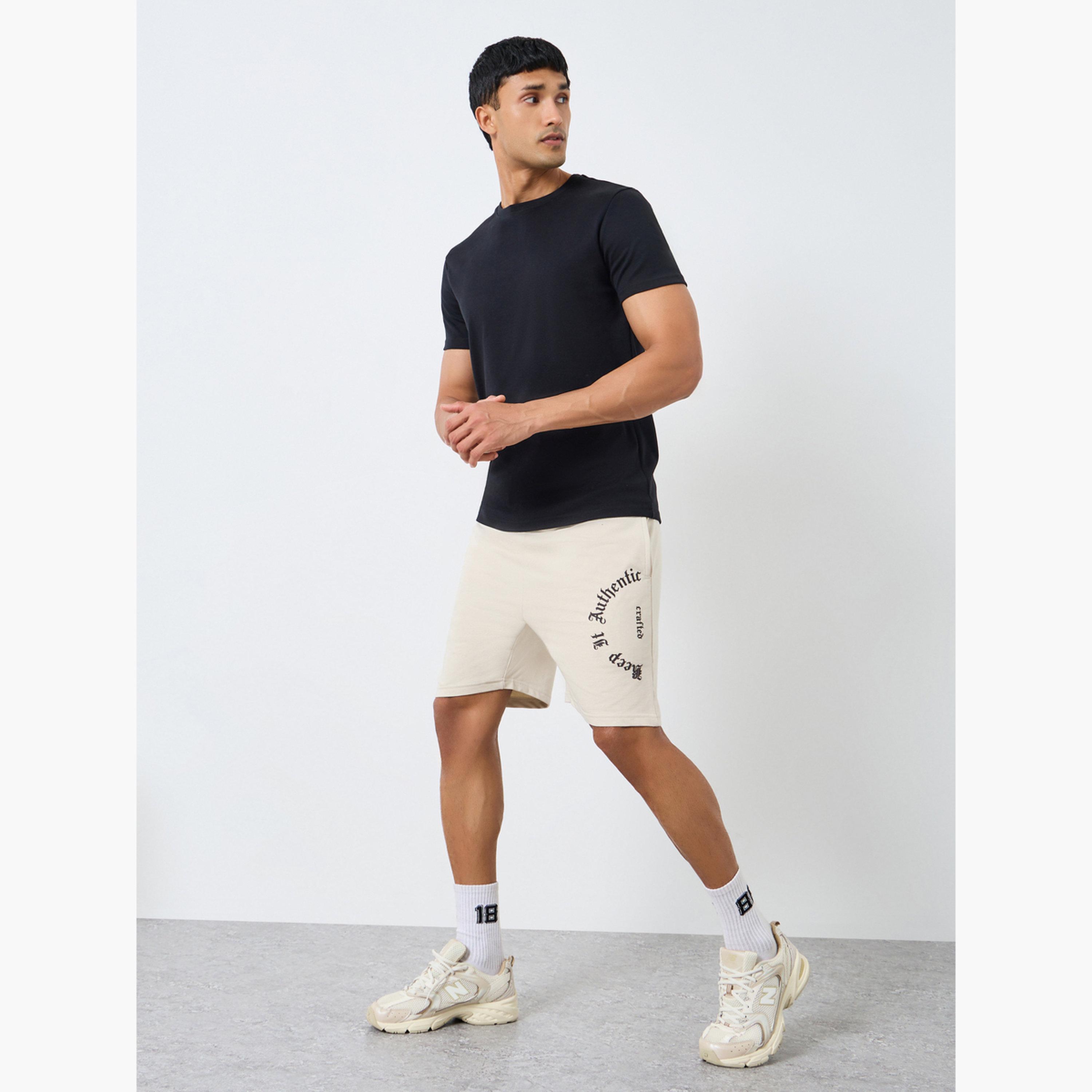 شورت بطبعة شعار وقصة عادية-men-clothing-bottoms-shorts-image-2