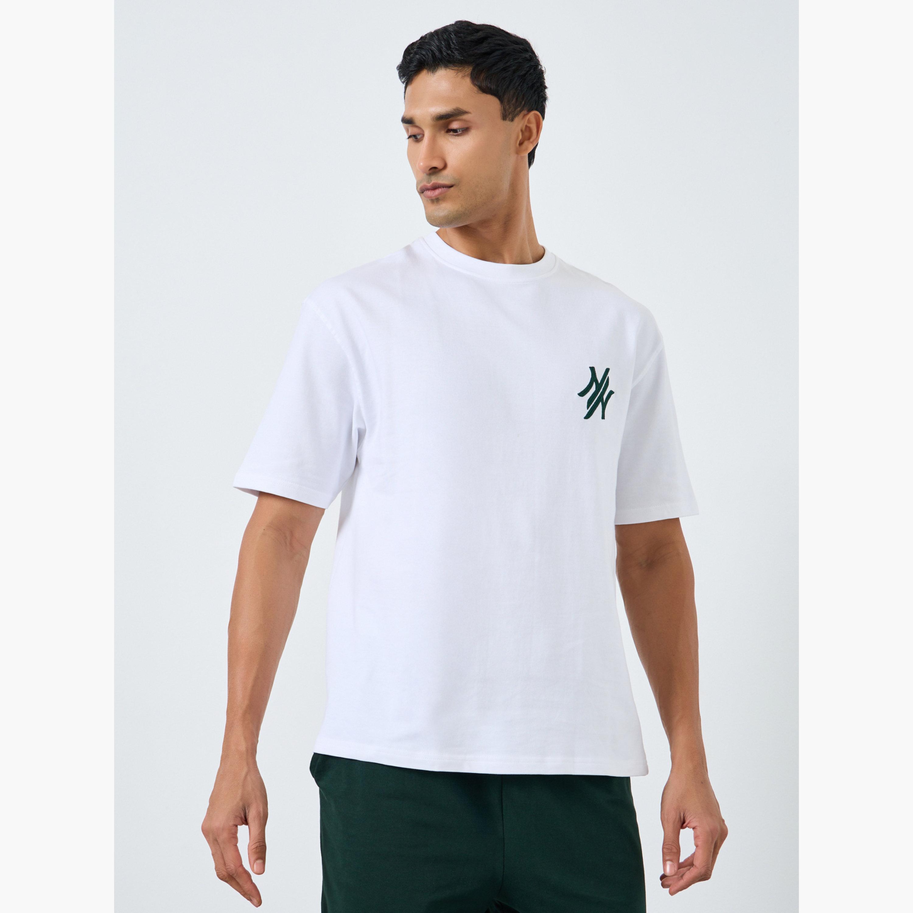 طقم تيشيرت واسع بطبعة بسيطة وشورت-men-clothing-coordsets-image-2