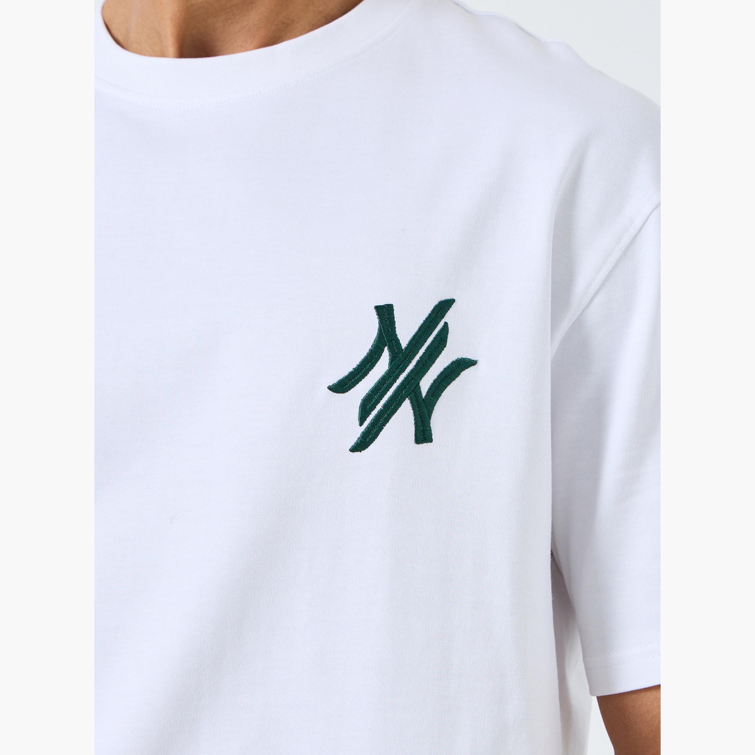 طقم تيشيرت واسع بطبعة بسيطة وشورت-men-clothing-coordsets-image-5