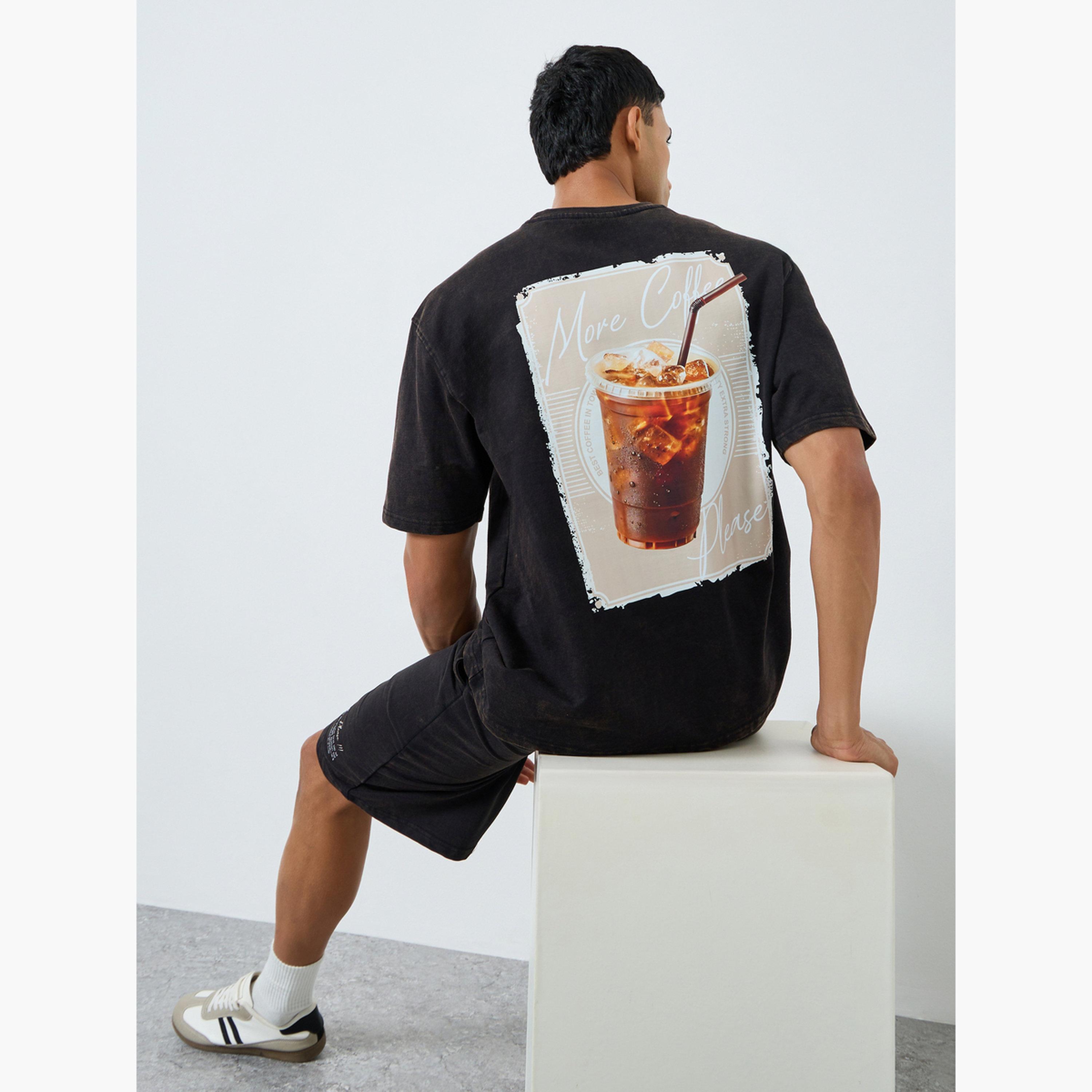 طقم منسق من تيشيرت بقصة واسعة بمظهر باهت وشورت-men-clothing-coordsets-image-3