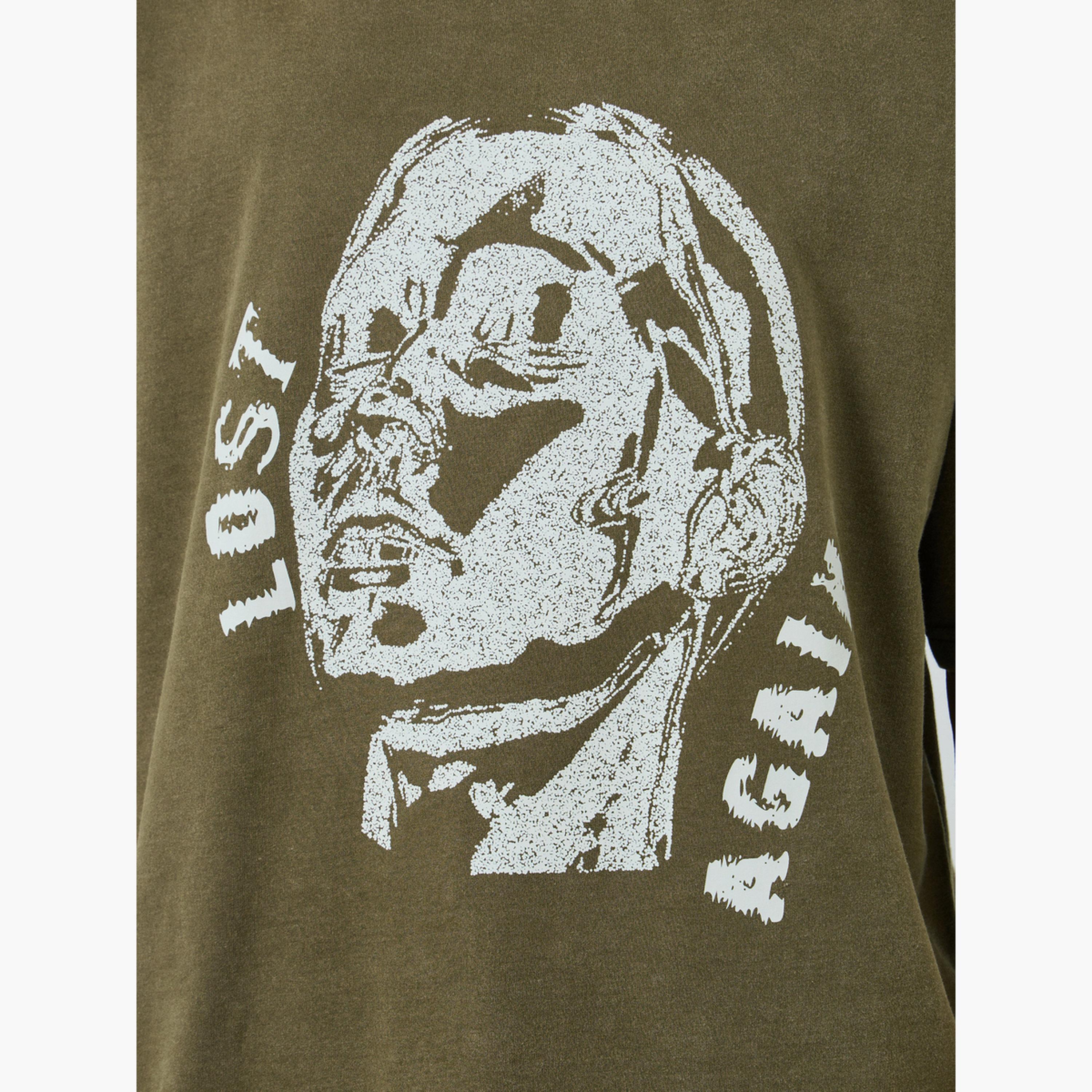 طقم منسق من تيشيرت بقصة واسعة بمظهر باهت وشورت-men-clothing-coordsets-image-3