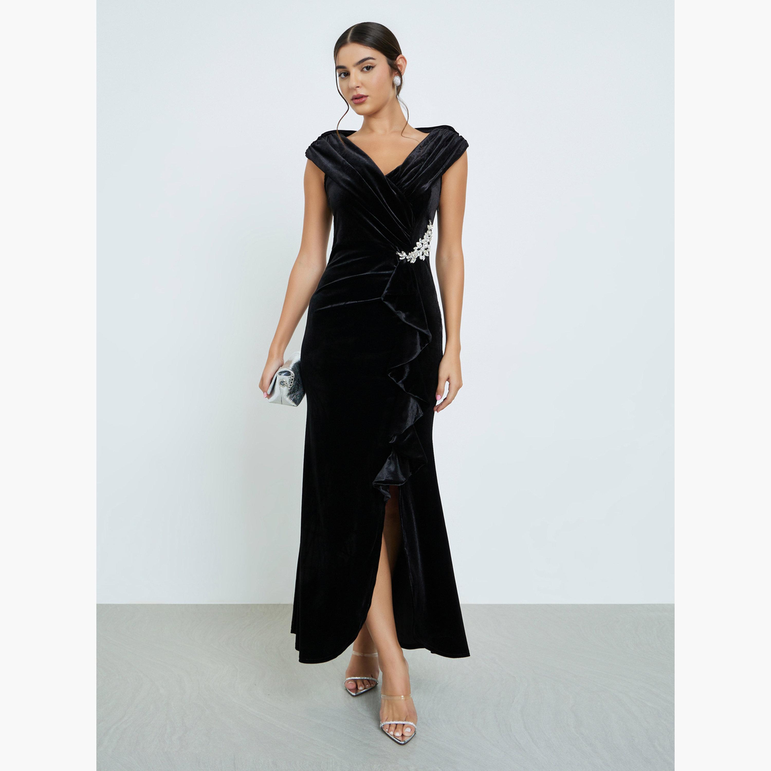 ستايلي - فستان ماكسي أسود مزين بمظهر مخملي-women-clothing-dresses-image-1