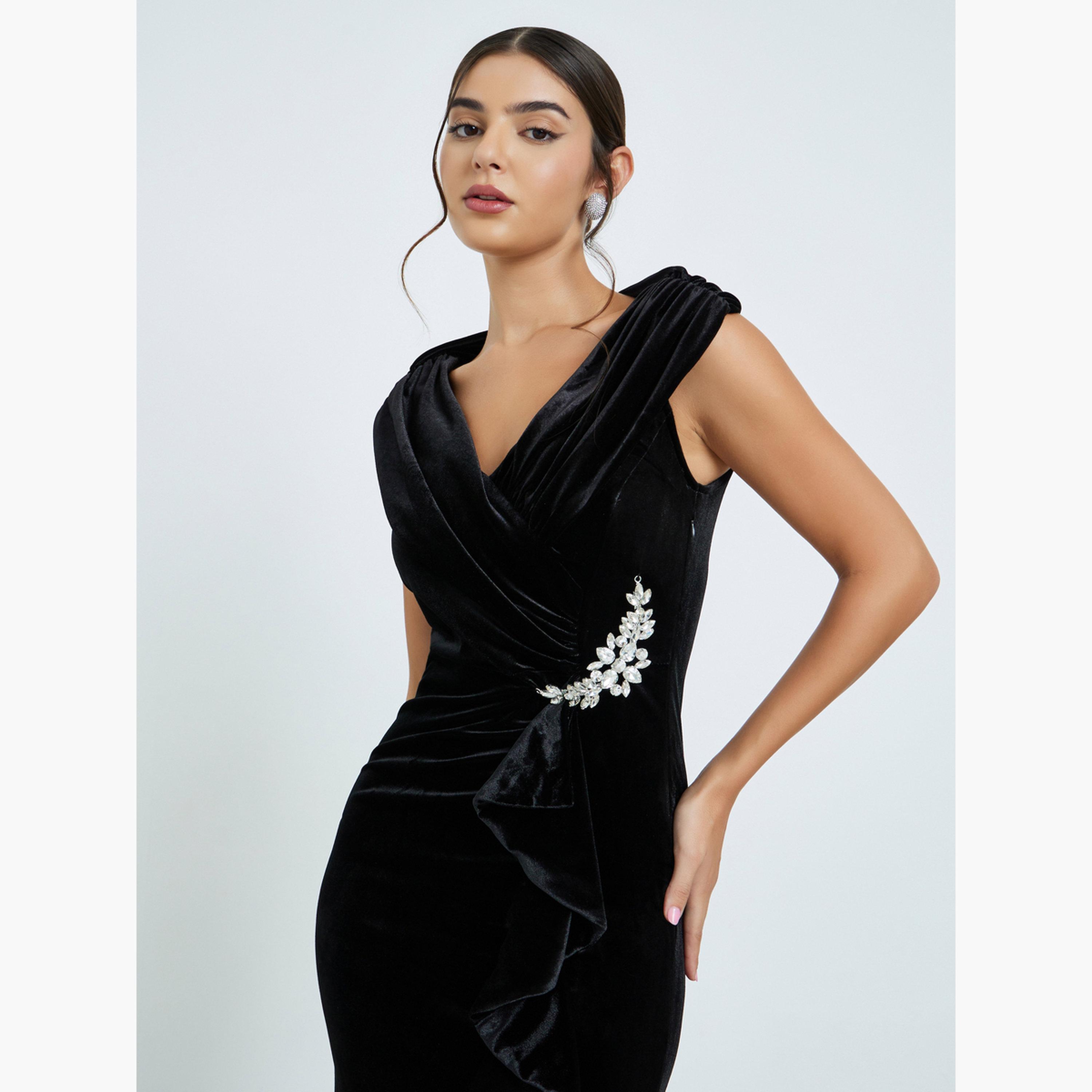 ستايلي - فستان ماكسي أسود مزين بمظهر مخملي-women-clothing-dresses-image-3