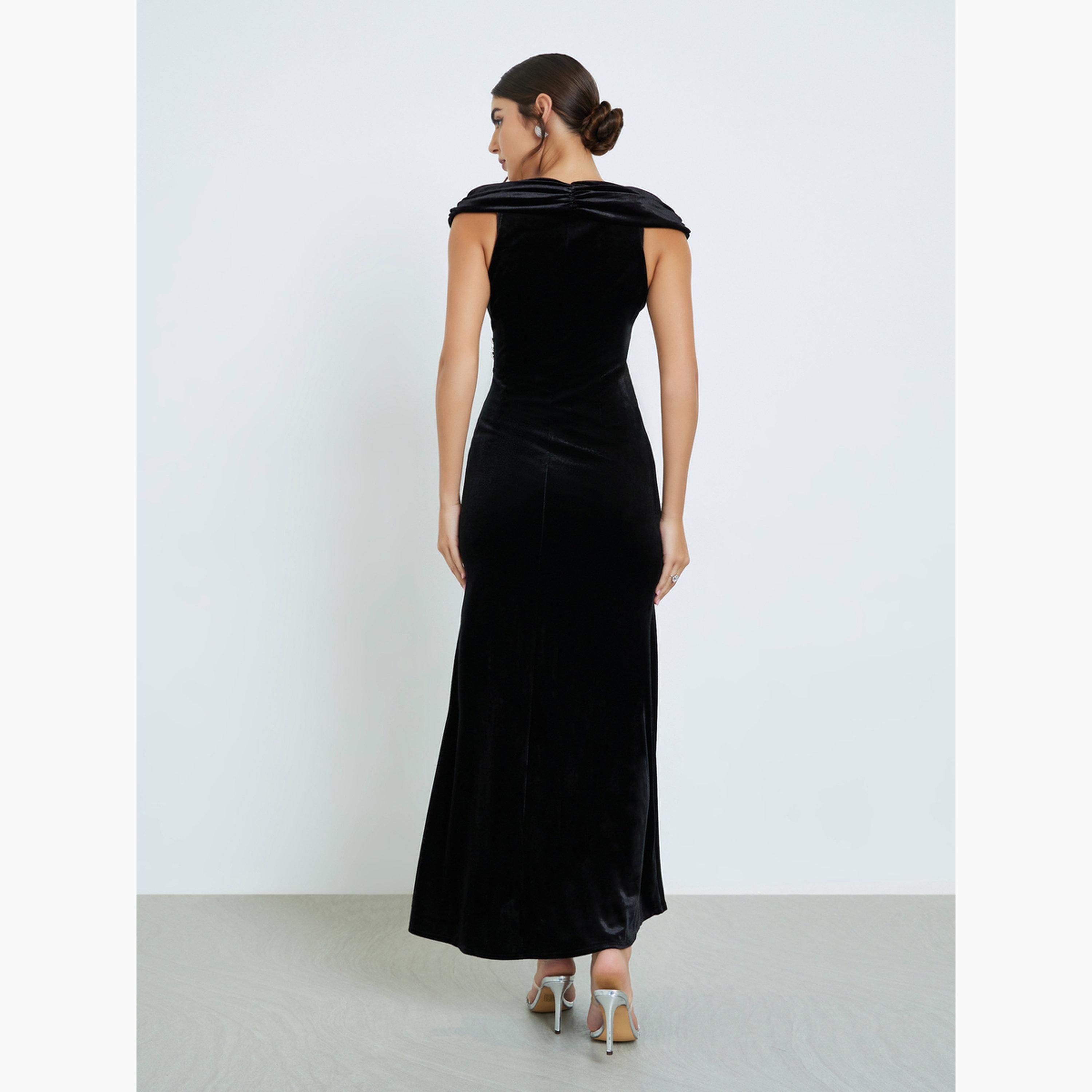 ستايلي - فستان ماكسي أسود مزين بمظهر مخملي-women-clothing-dresses-image-4