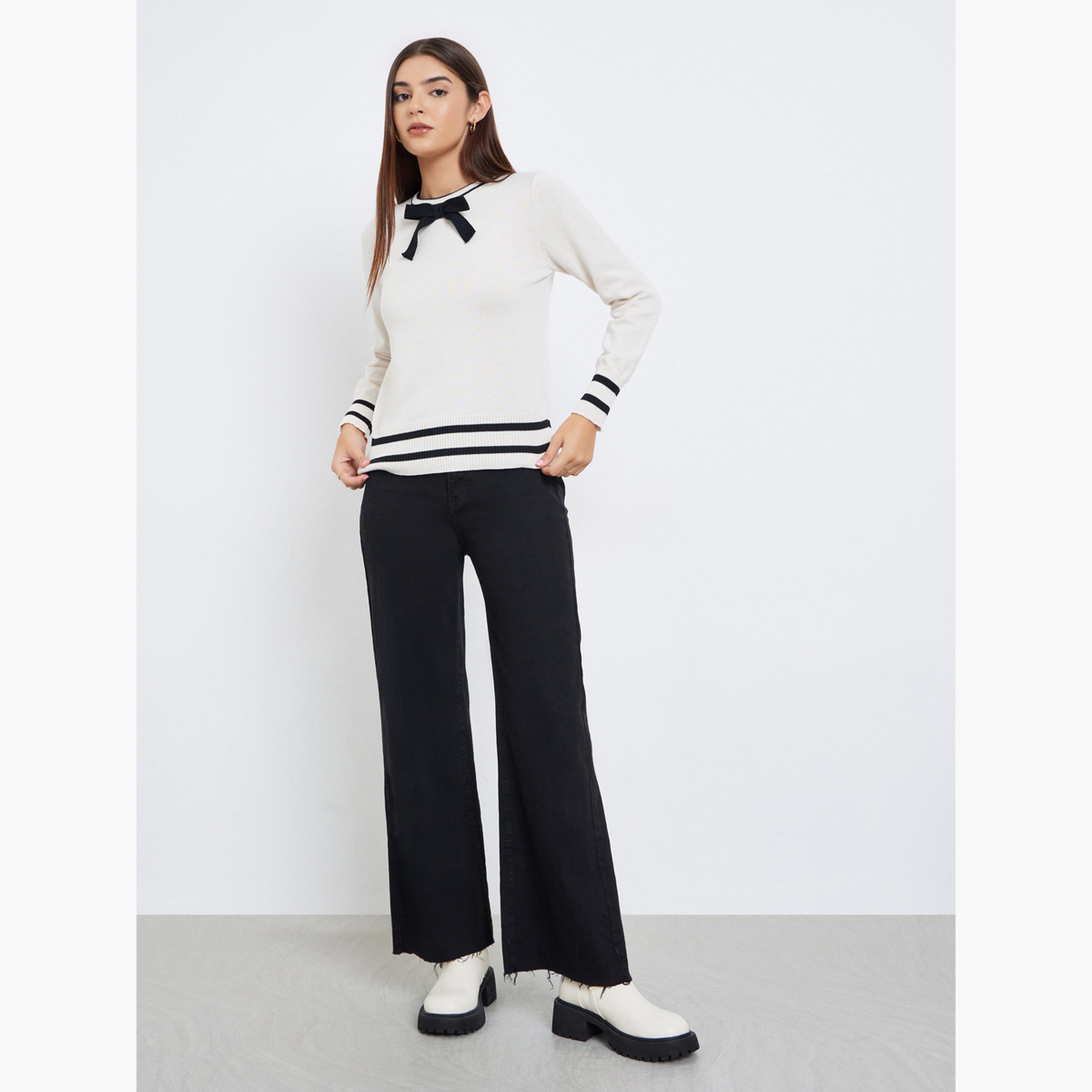 تيك تو - سترة نسائية محبوكة بأكمام طويلة وياقة مستديرة وحواف فيونكة لون اوف وايت-women-winterwear-cardigansandjumpers-jumpers-image-2