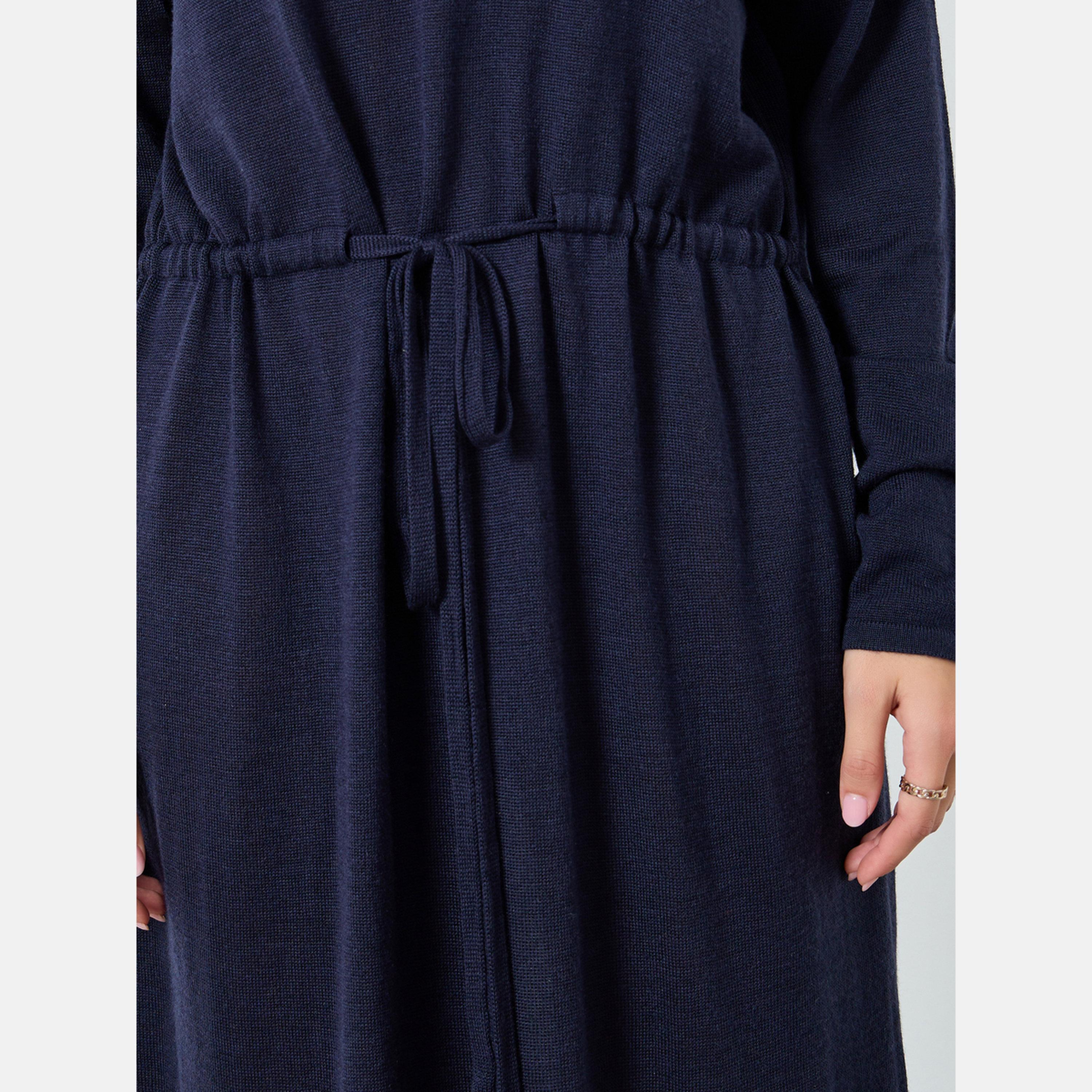 تيك تو - فستان متوسط الطول محبوك بياقة دائرية وحزام سادة-women-clothing-dresses-image-3