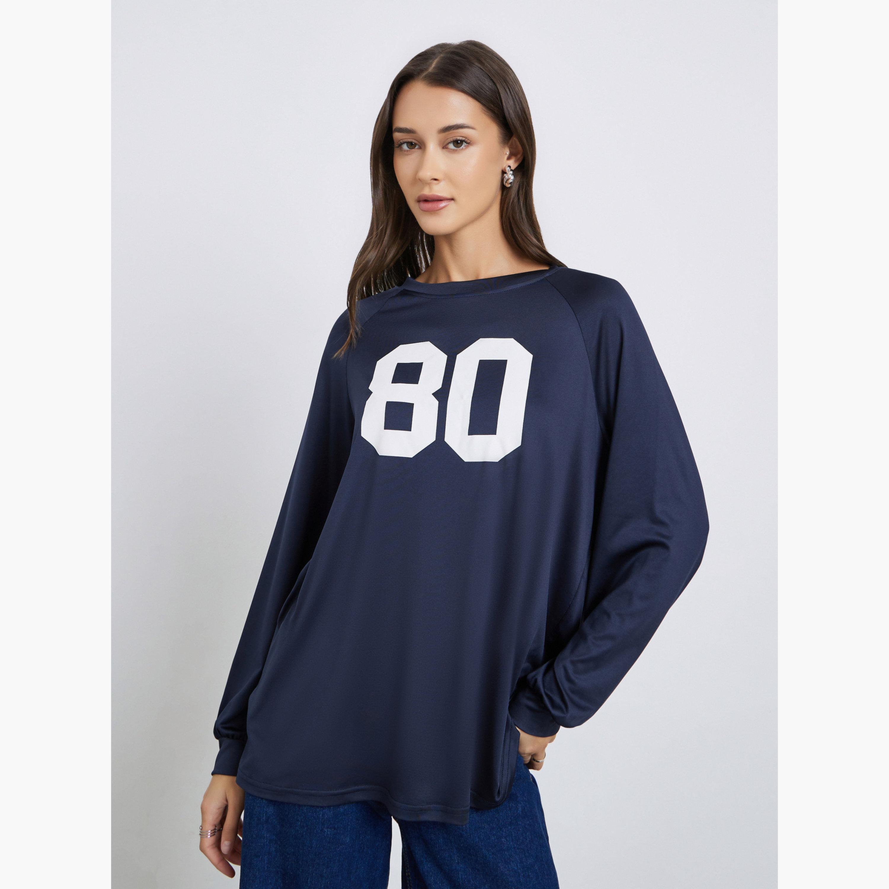 ستايلي - تي شيرت أزرق داكن نقشة جرافيكية تصميم واسع للنساء-women-clothing-tshirts-image-1
