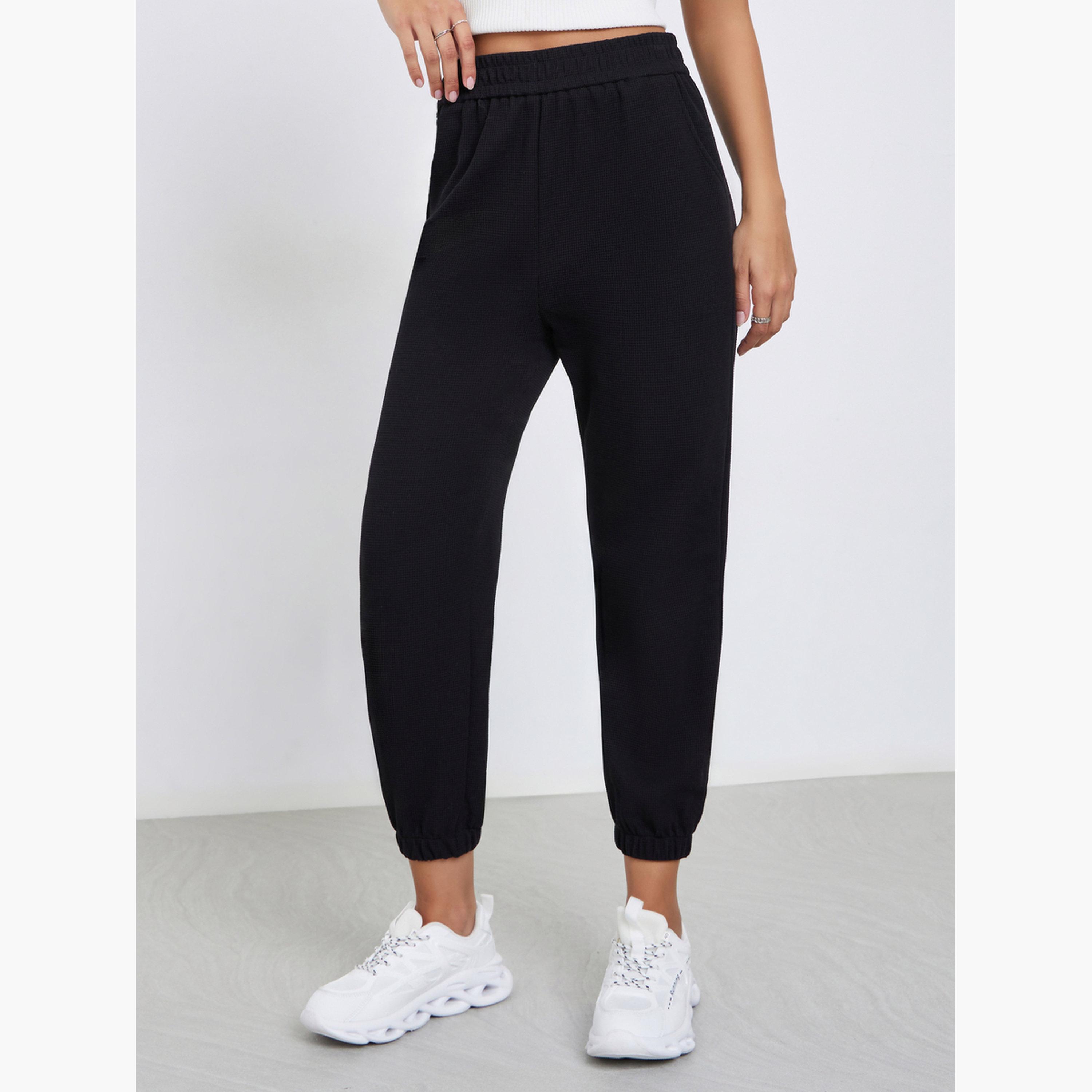 ستايلي - بنطال رياضي قصير سادة بخصر مطاطي للنساء-women-clothing-bottoms-joggers-image-1