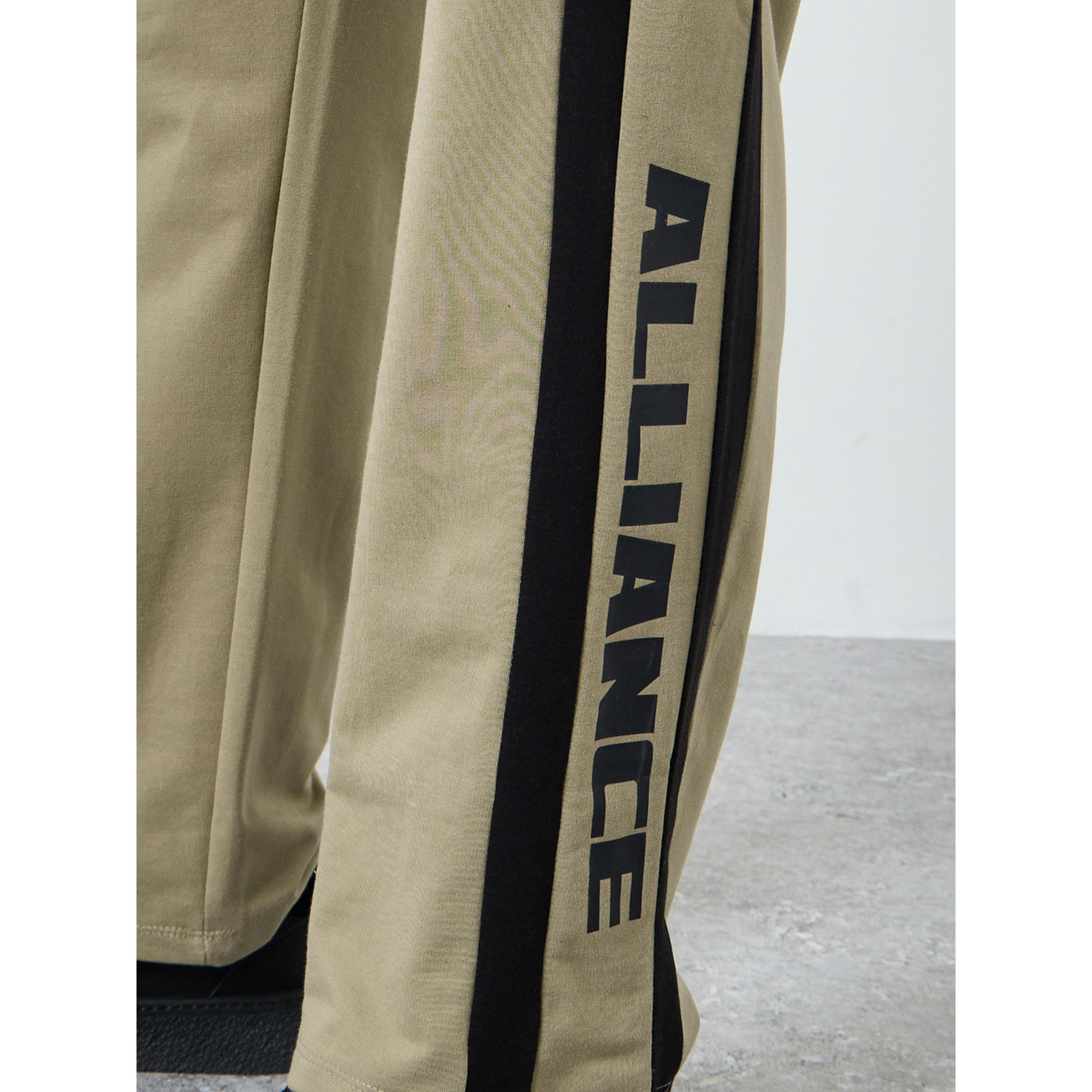 بنطال جوغر تيري رجالي فضفاض ومخطط-men-clothing-bottoms-joggers-image-4