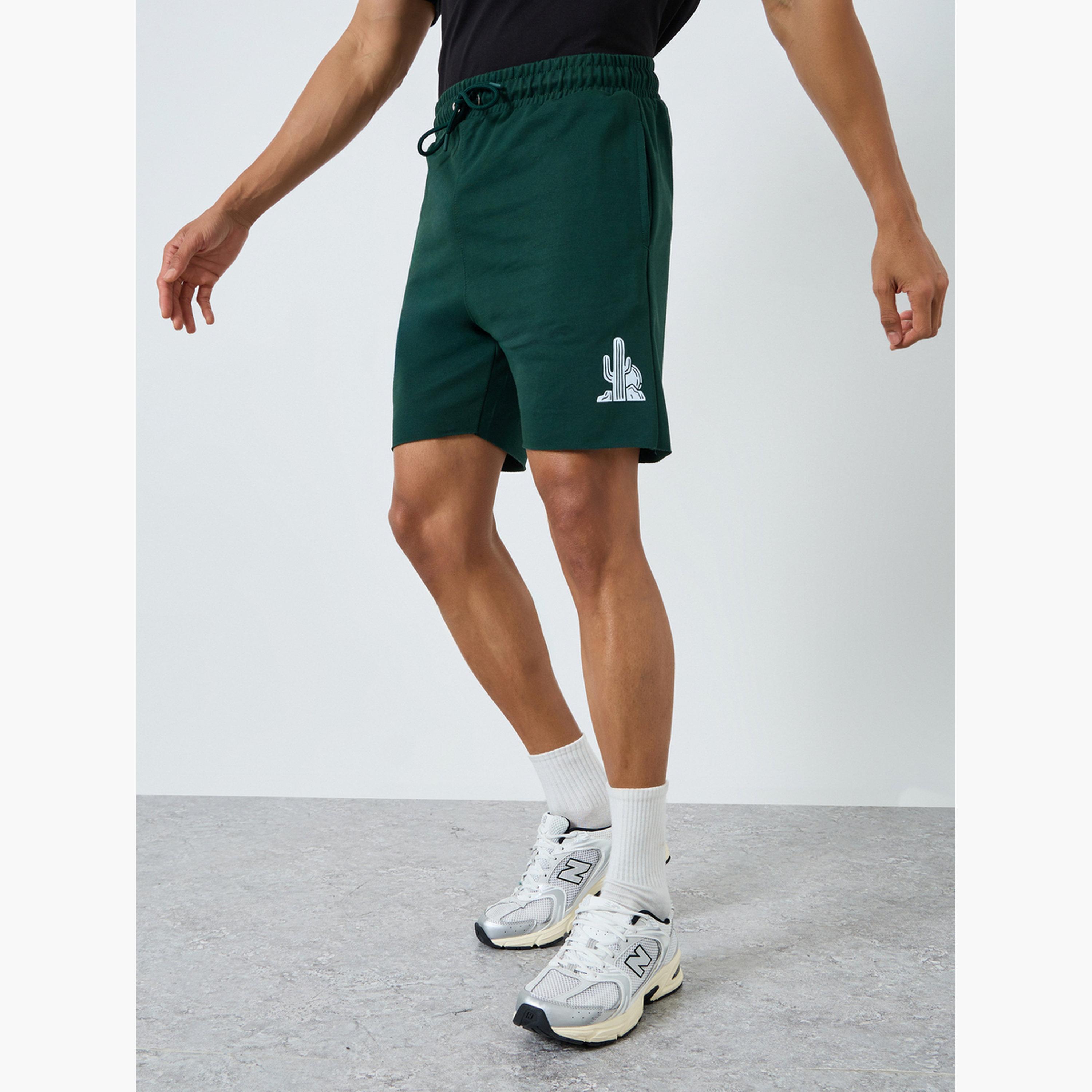 شورت بقصة عادية وطبعة جرافيك-men-clothing-bottoms-shorts-image-1