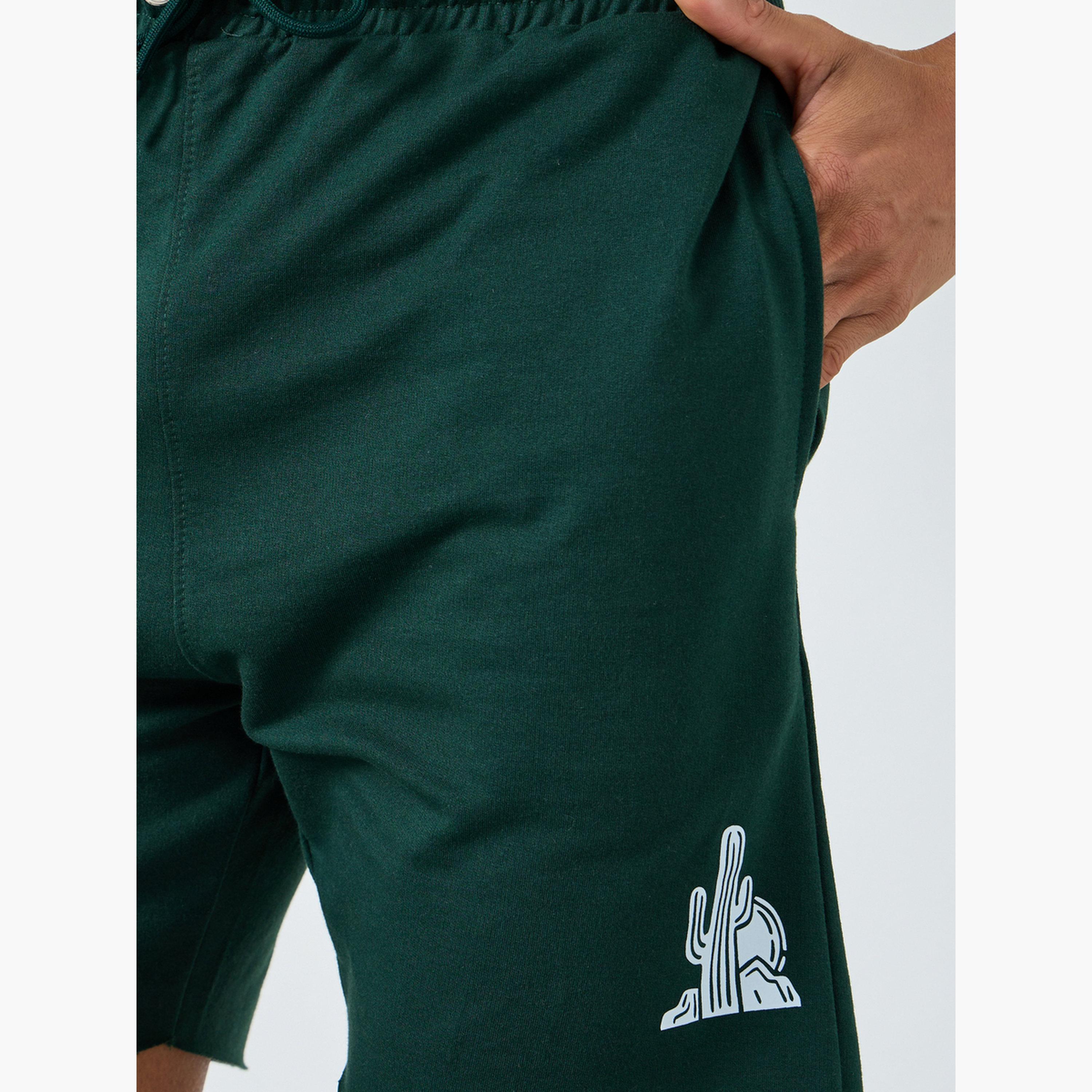 شورت بقصة عادية وطبعة جرافيك-men-clothing-bottoms-shorts-image-3