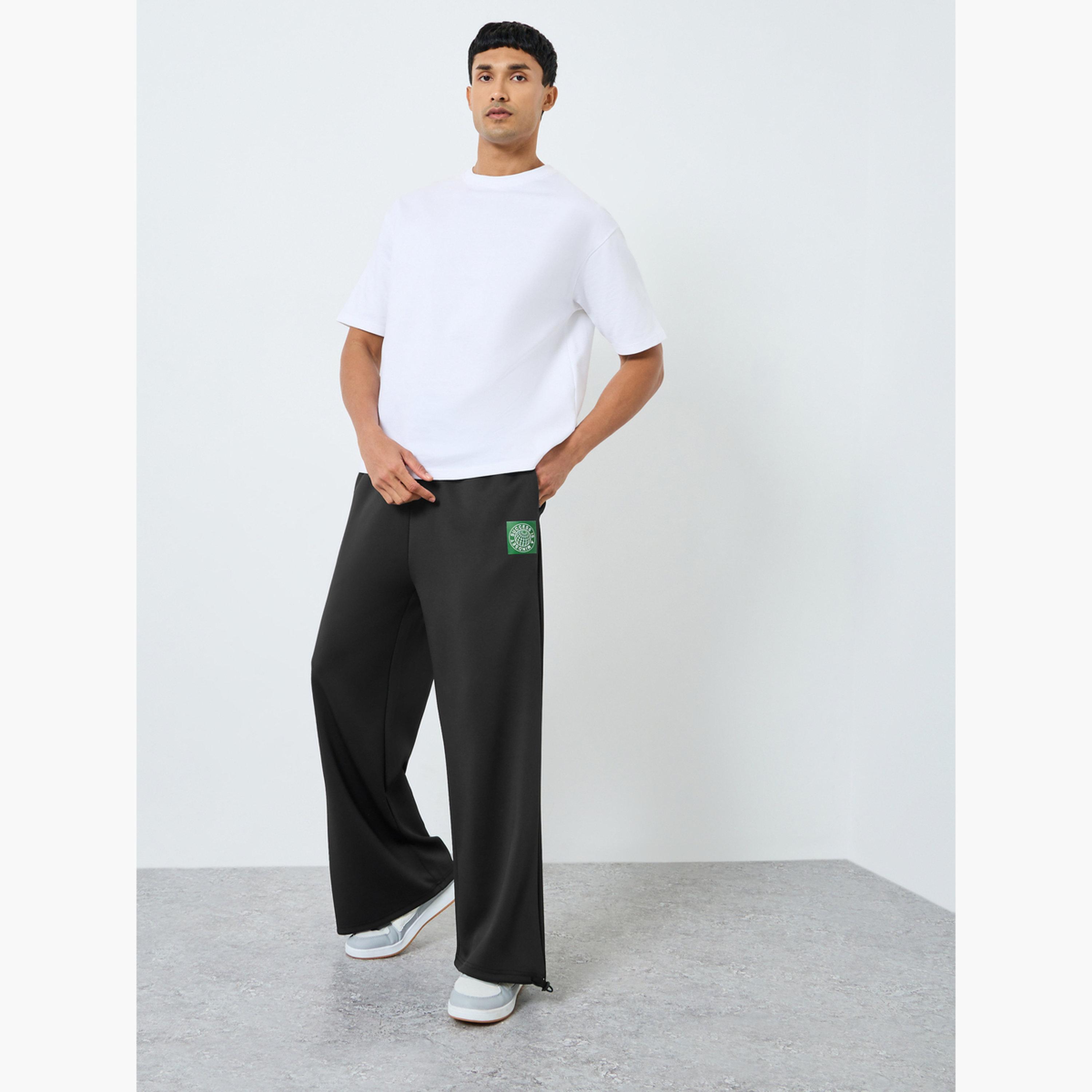 جوغر سكوبا بأرجل واسعة ورقعة-men-clothing-bottoms-joggers-image-2