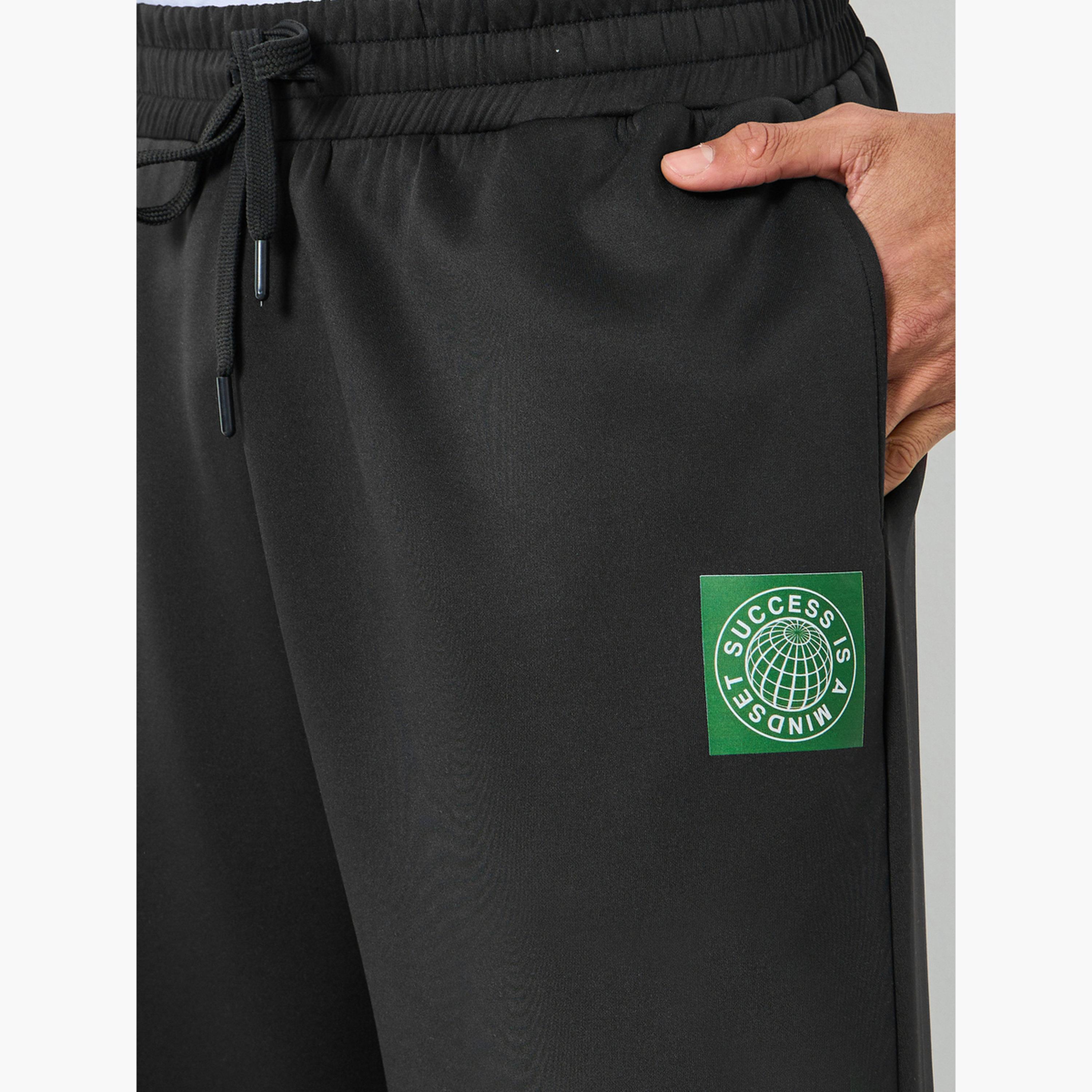 جوغر سكوبا بأرجل واسعة ورقعة-men-clothing-bottoms-joggers-image-3