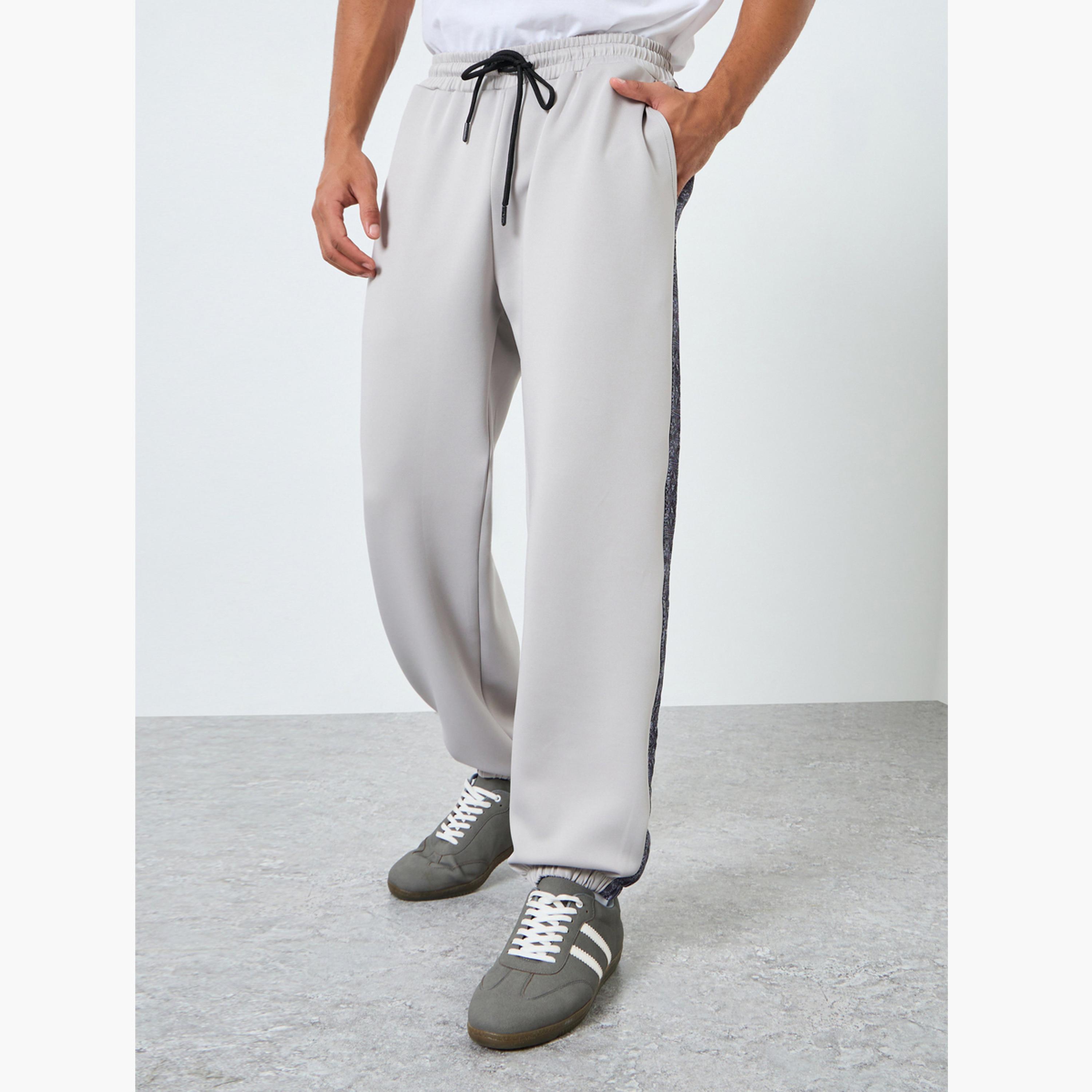 جوغر بجزء جانبي مطبوع-men-clothing-bottoms-joggers-image-1