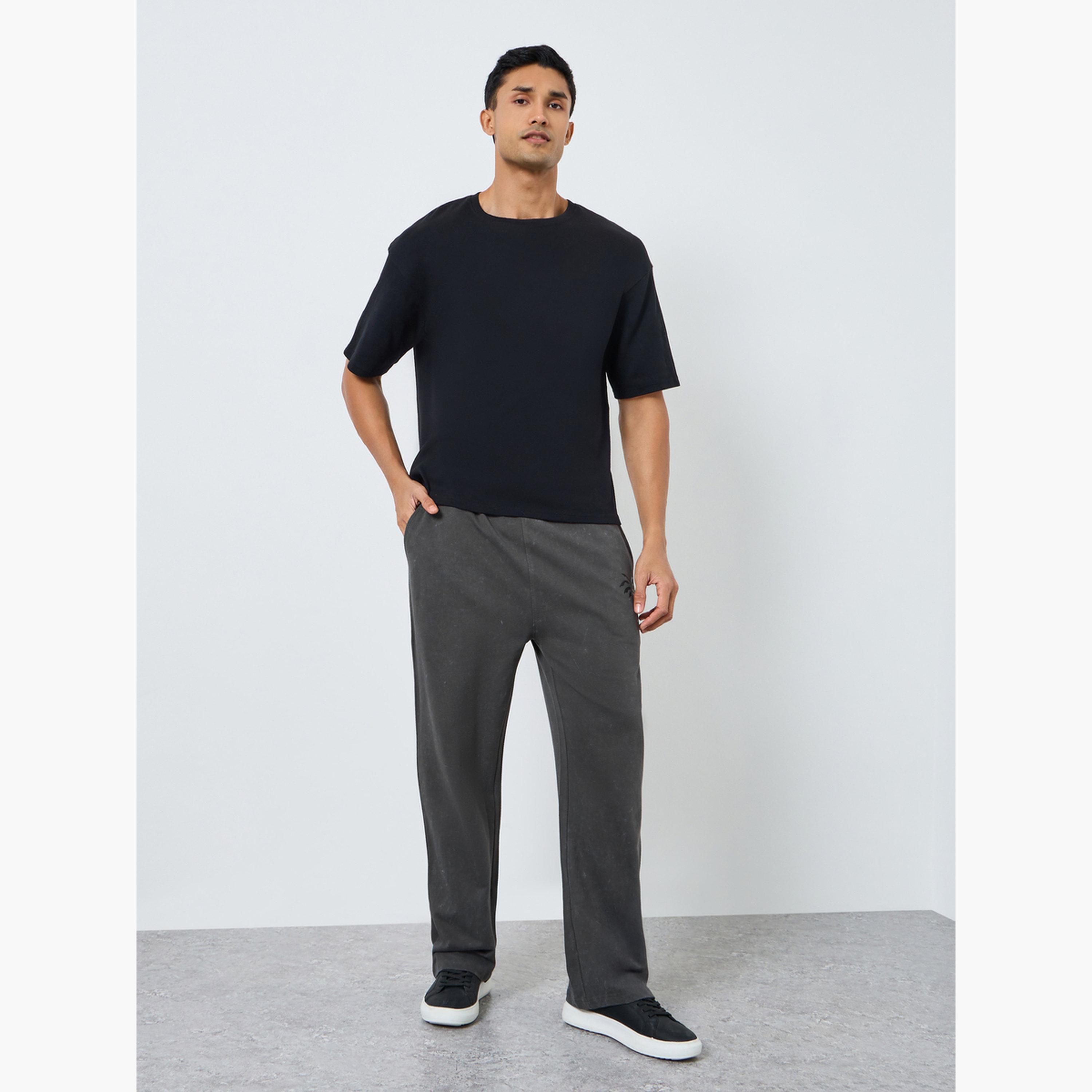 جوغر واسع بتفاصيل مشطوفة مع جيوب-men-clothing-bottoms-joggers-image-2