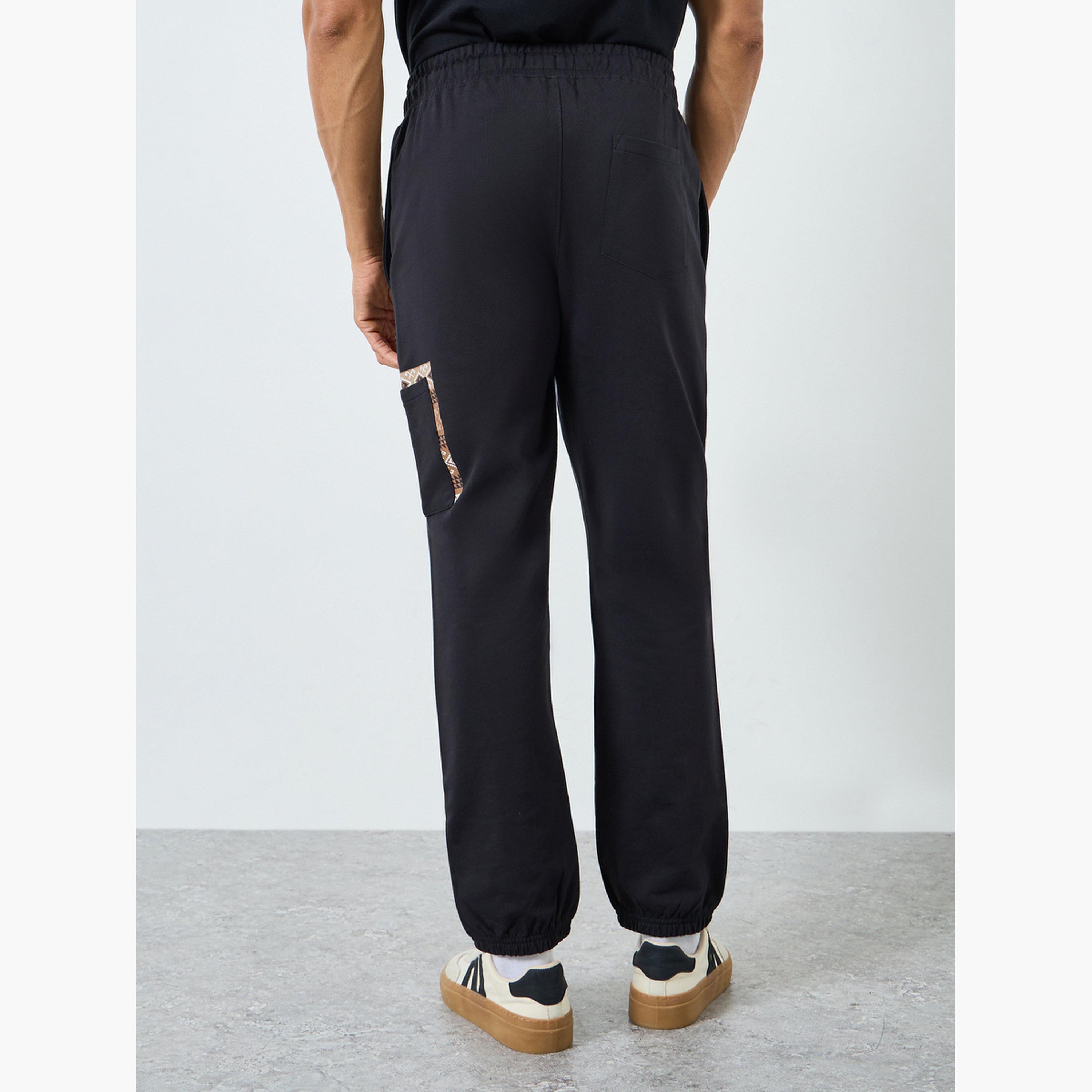 جوغر بطبعة جرافيك وقصة سليم فت-men-clothing-bottoms-joggers-image-4