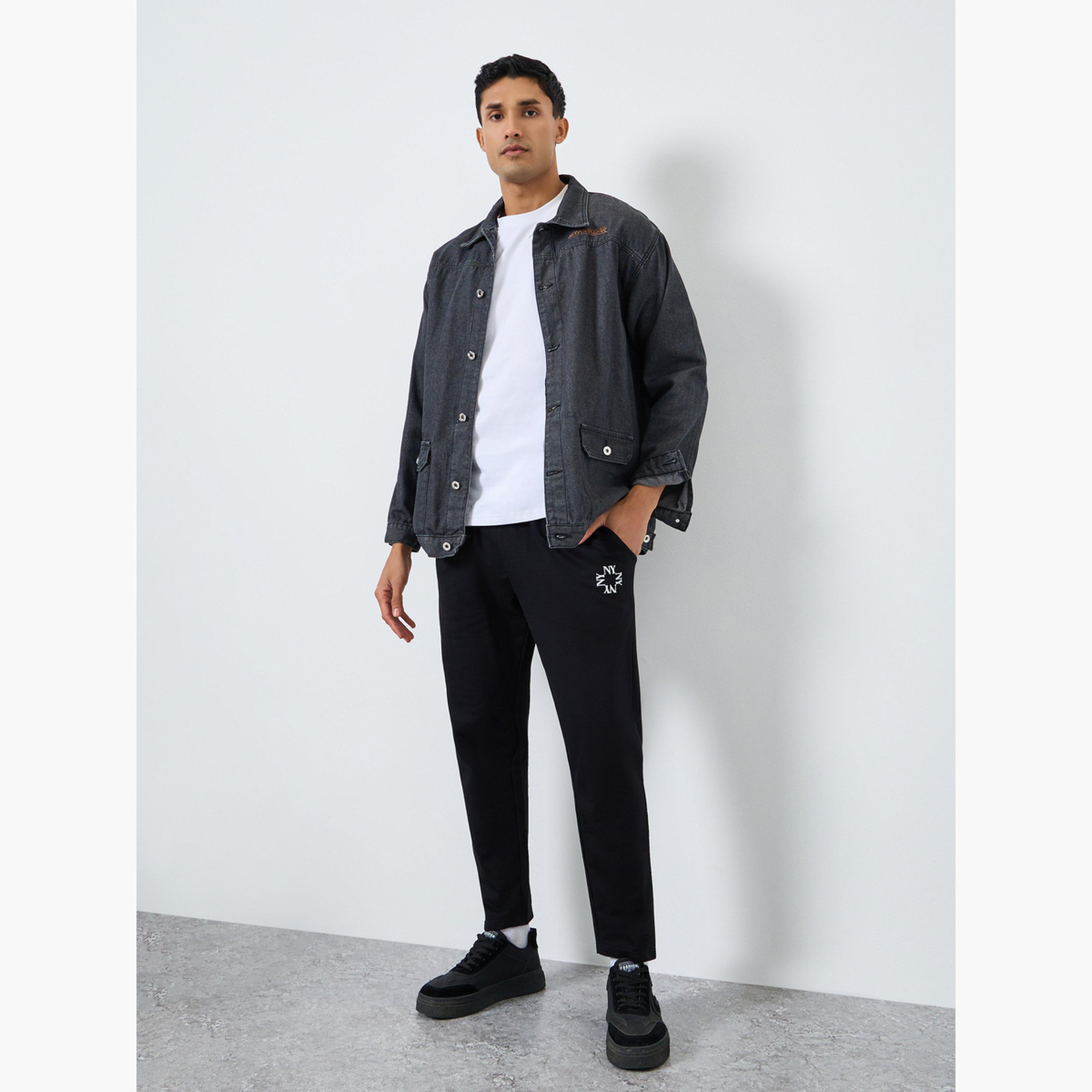 جوغر قصة ضيقة بتطريز بسيط-men-clothing-bottoms-joggers-image-2