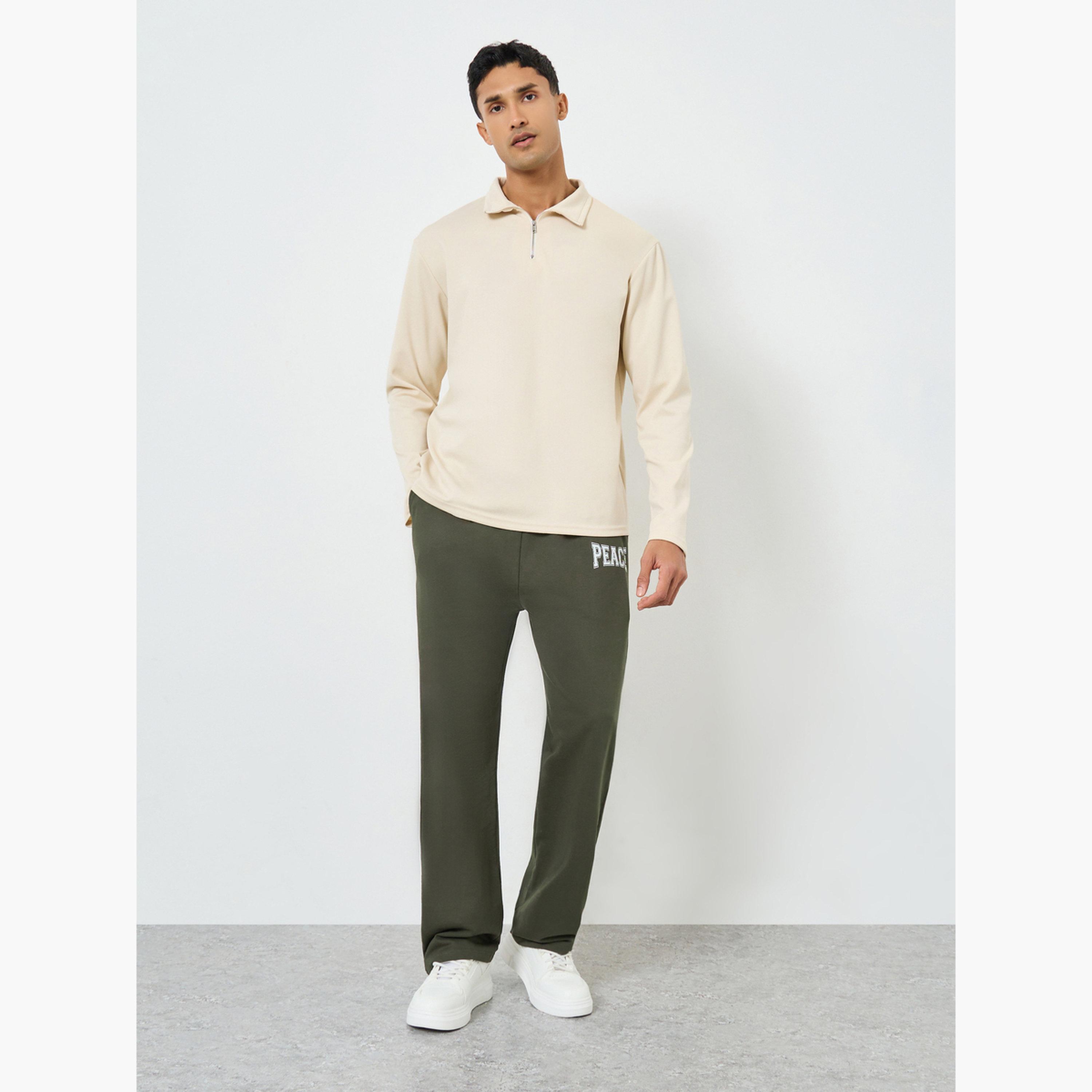 جوغر تيري واسع بطبعة صغيرة-men-clothing-bottoms-joggers-image-2