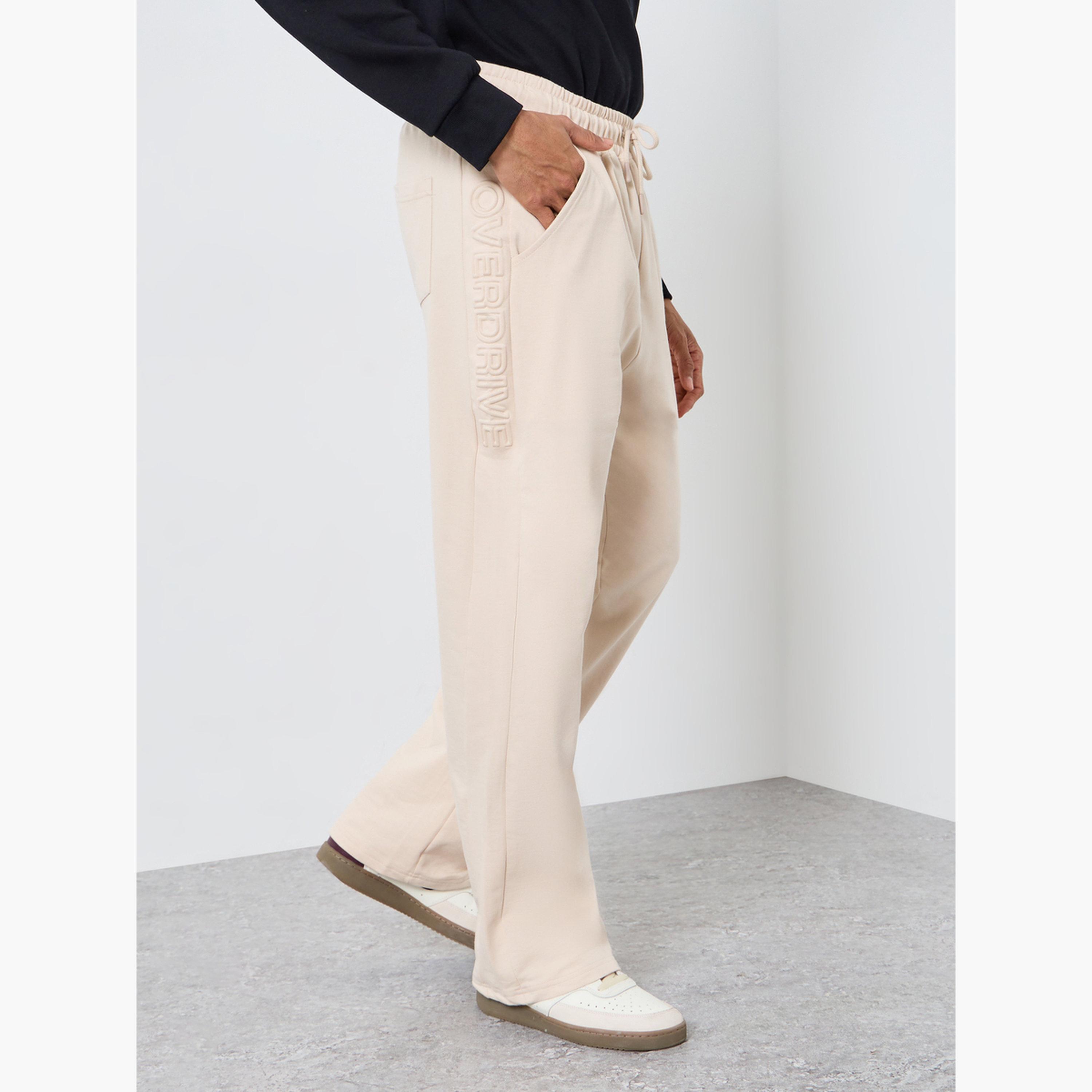 جوغر سادة بنقشة بارزة-men-clothing-bottoms-joggers-image-2