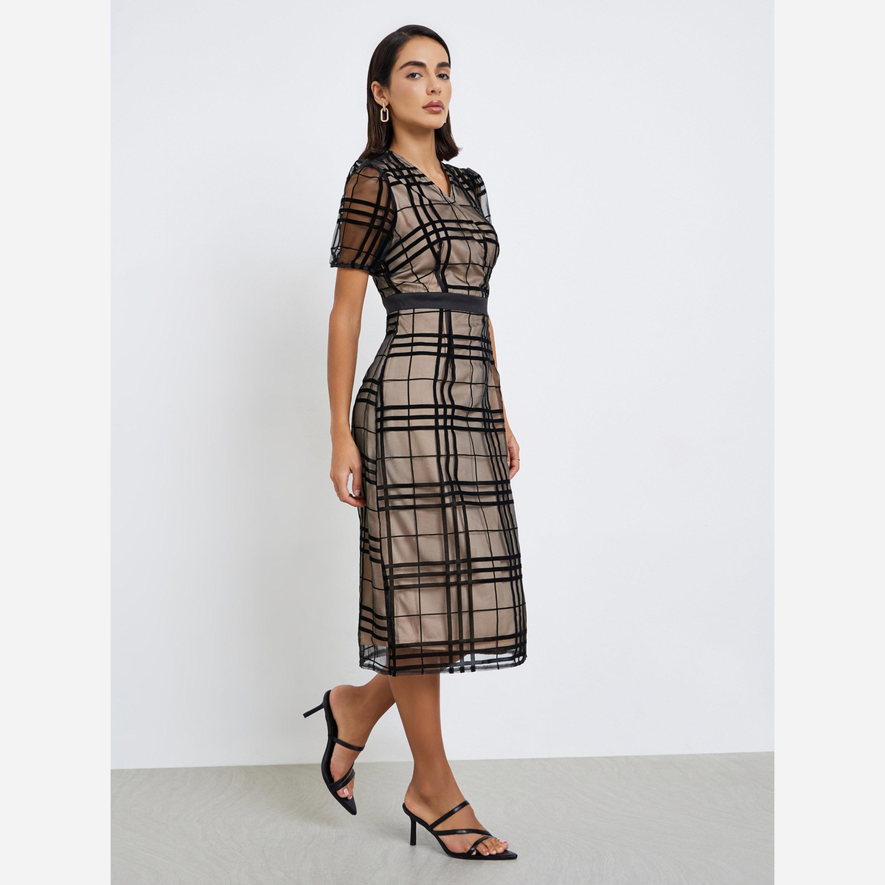 ستايلي - فستان متوسط الطول لون أسود من الأورجانزا المخملي-women-clothing-dresses-image-3
