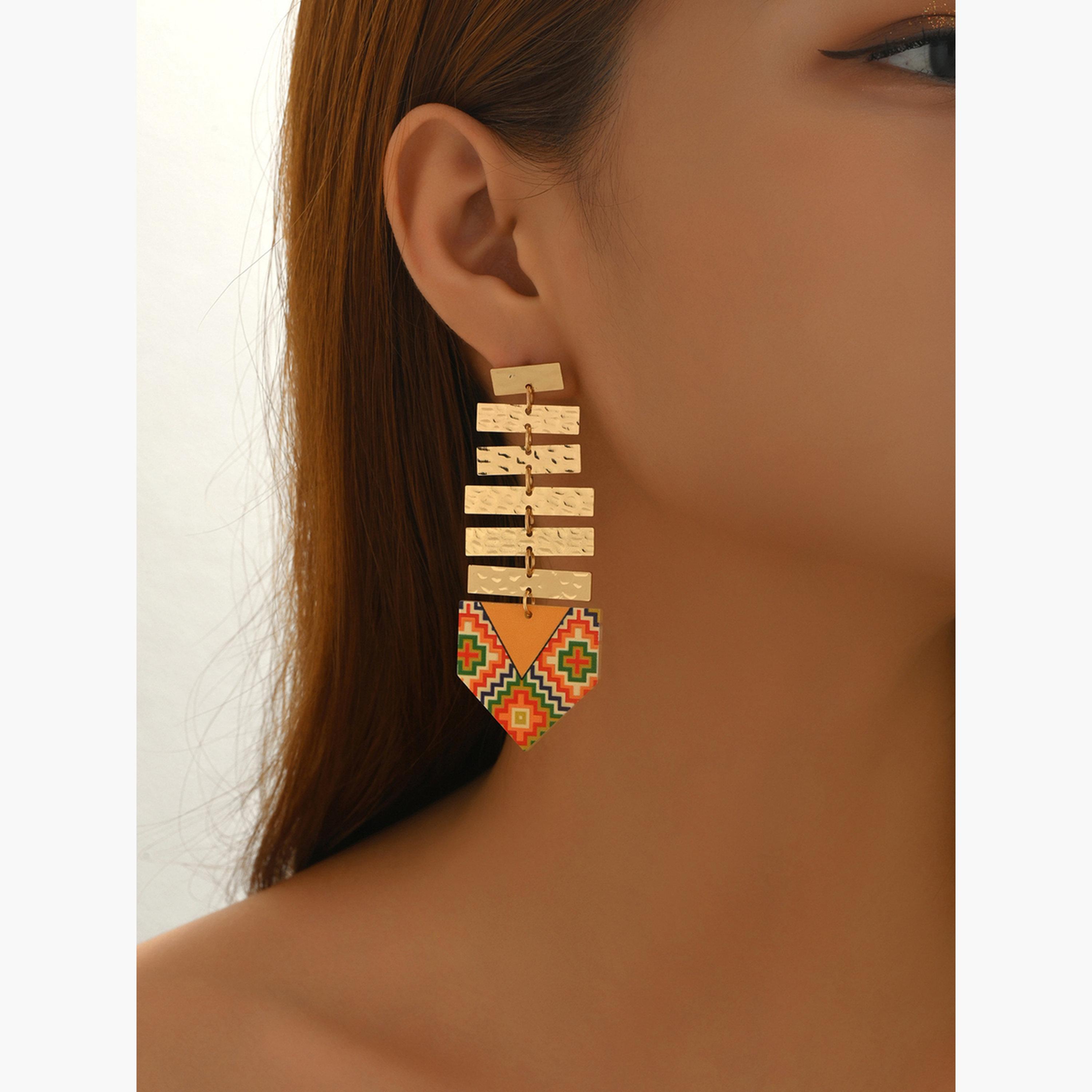 تيك تو - أقراط متدلية تصميم عصري للنساء-women-watchesandjewellery-jewellery-earrings-image-3