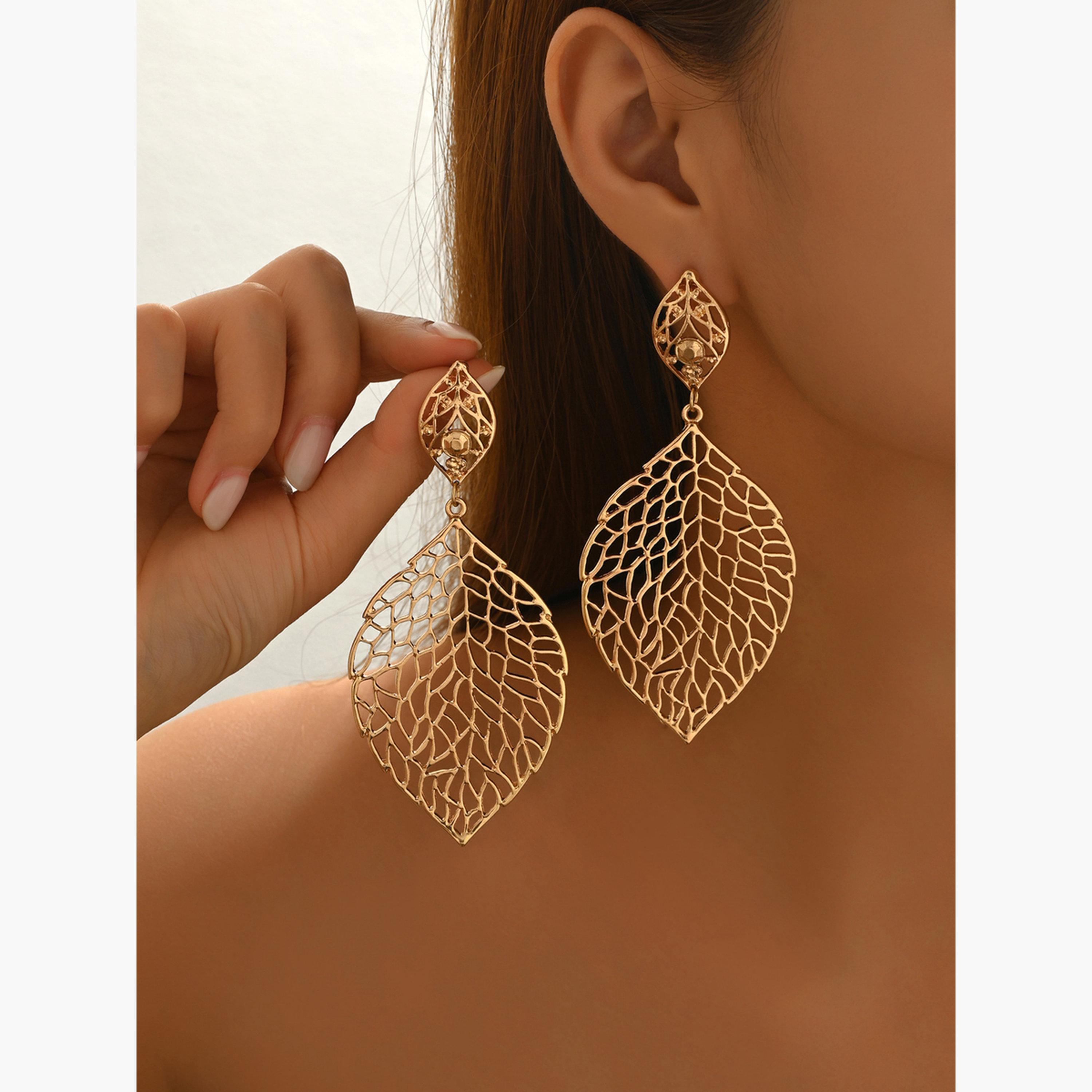 تيك تو - أقراط نسائية منحوتة مجوفة من المعدن-women-watchesandjewellery-jewellery-earrings-image-2