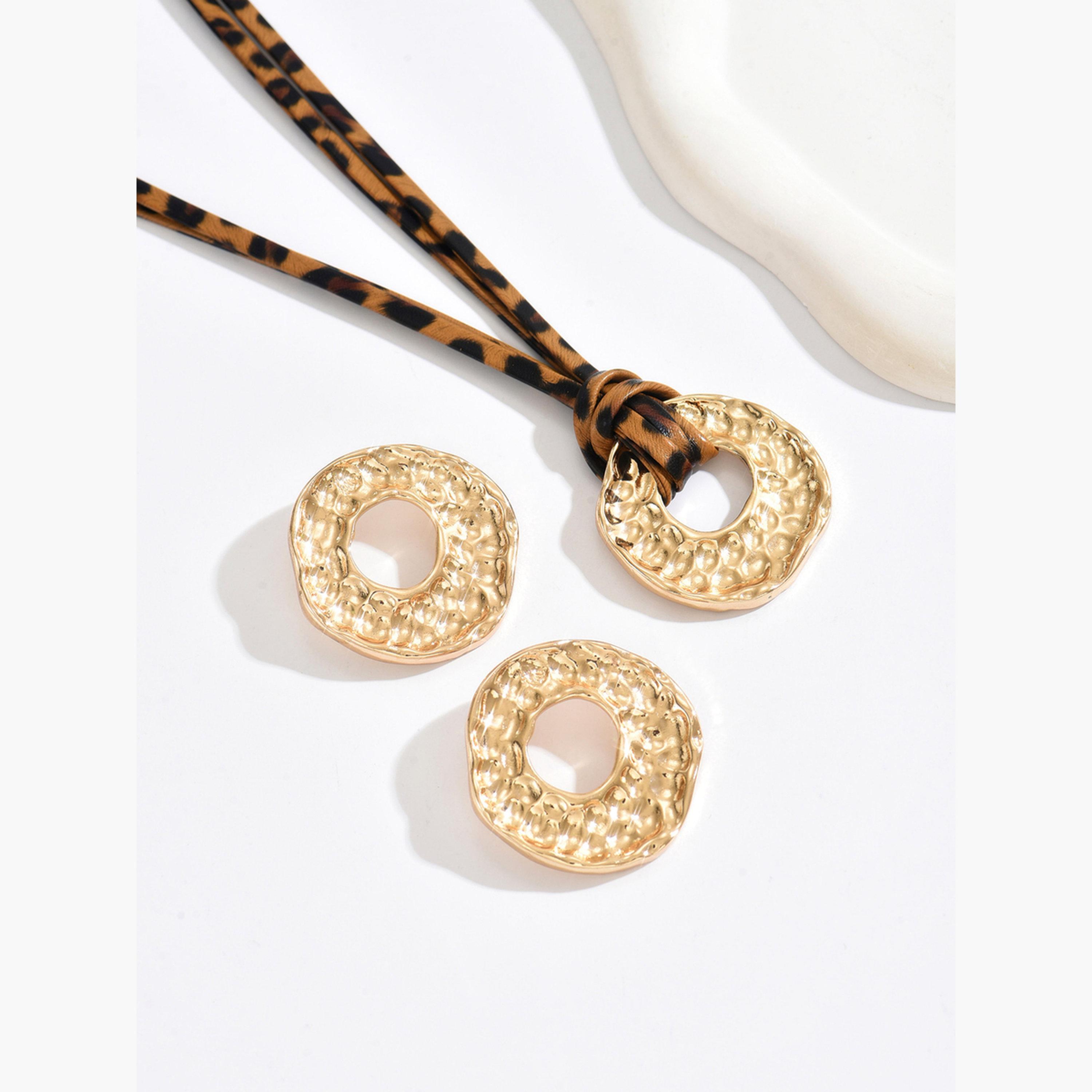 تيك تو - طقم قلادة وأقراط دائرية ذهبية-women-watchesandjewellery-jewellery-jewellerysets-image-4