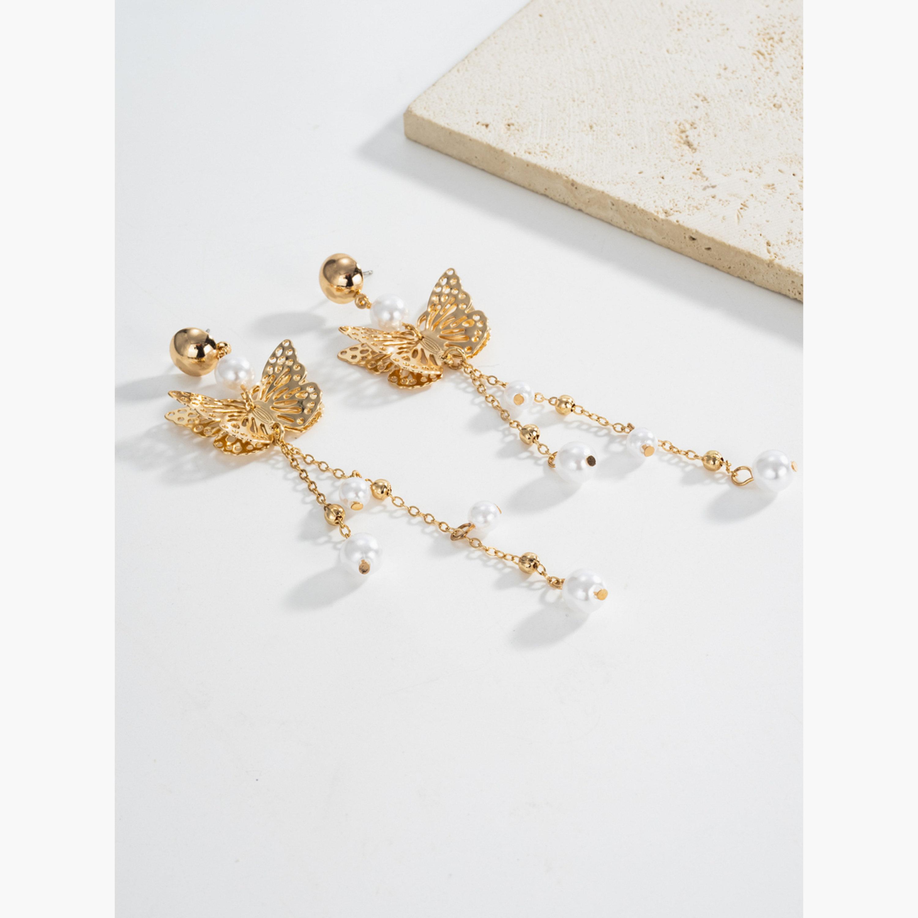 أقراط تيك تو النسائية المعدنية المتدلية على شكل فراشة مع لؤلؤ صناعي-women-watchesandjewellery-jewellery-earrings-image-2