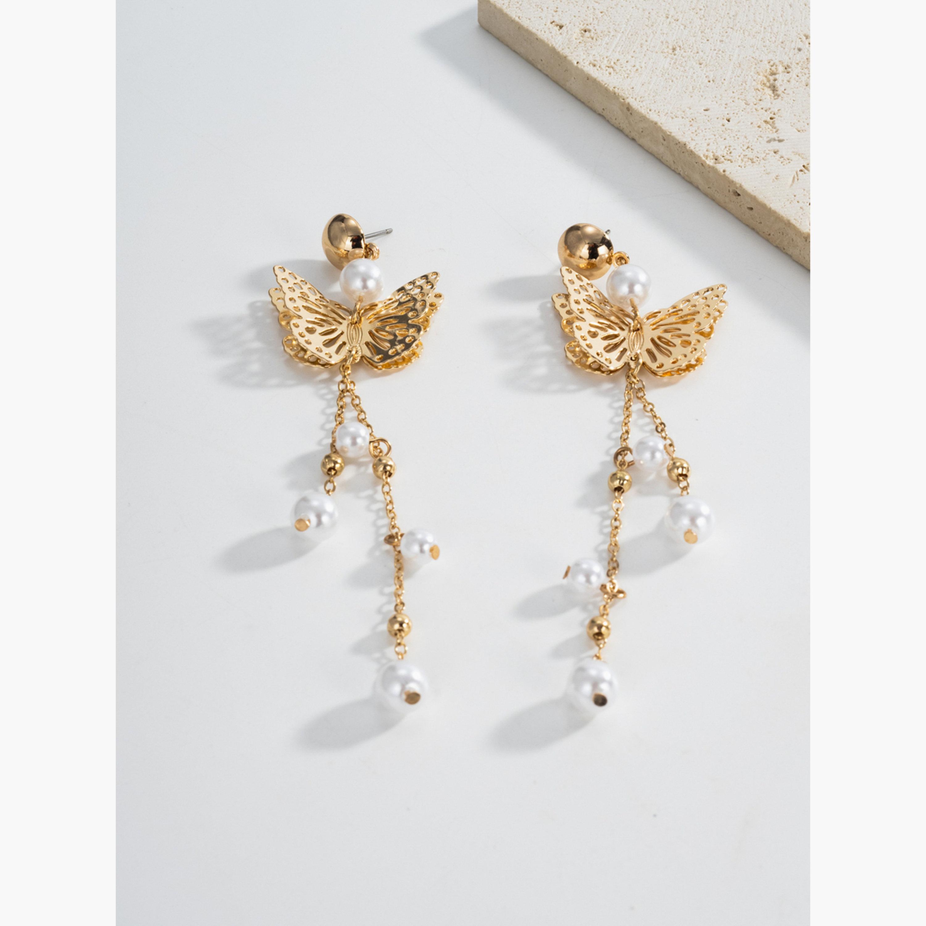 أقراط تيك تو النسائية المعدنية المتدلية على شكل فراشة مع لؤلؤ صناعي-women-watchesandjewellery-jewellery-earrings-image-4