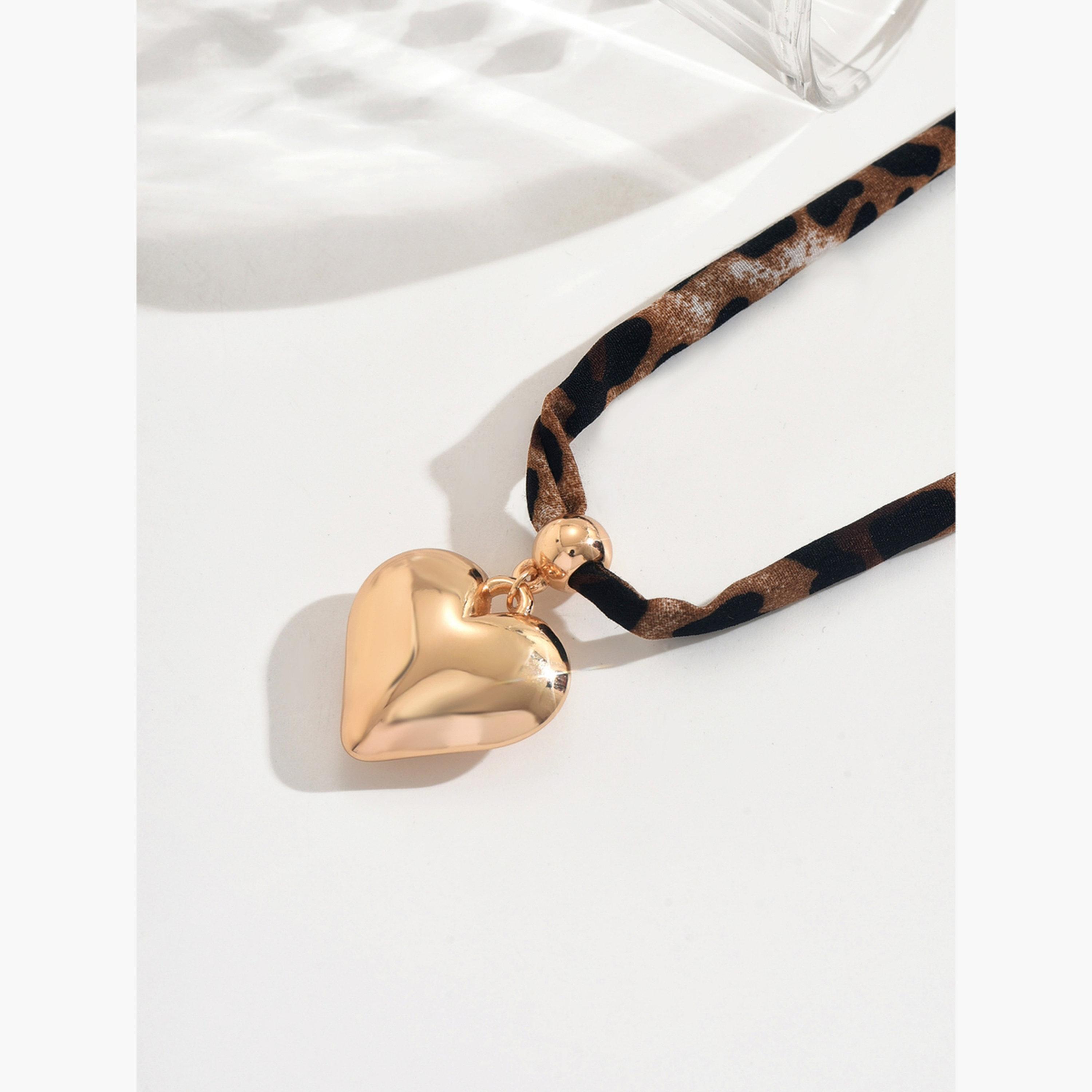 قلادة ذهبية على شكل قلب بنقشة جلد النمر للنساء من تيك تو-women-watchesandjewellery-jewellery-necklacesandpendants-image-5