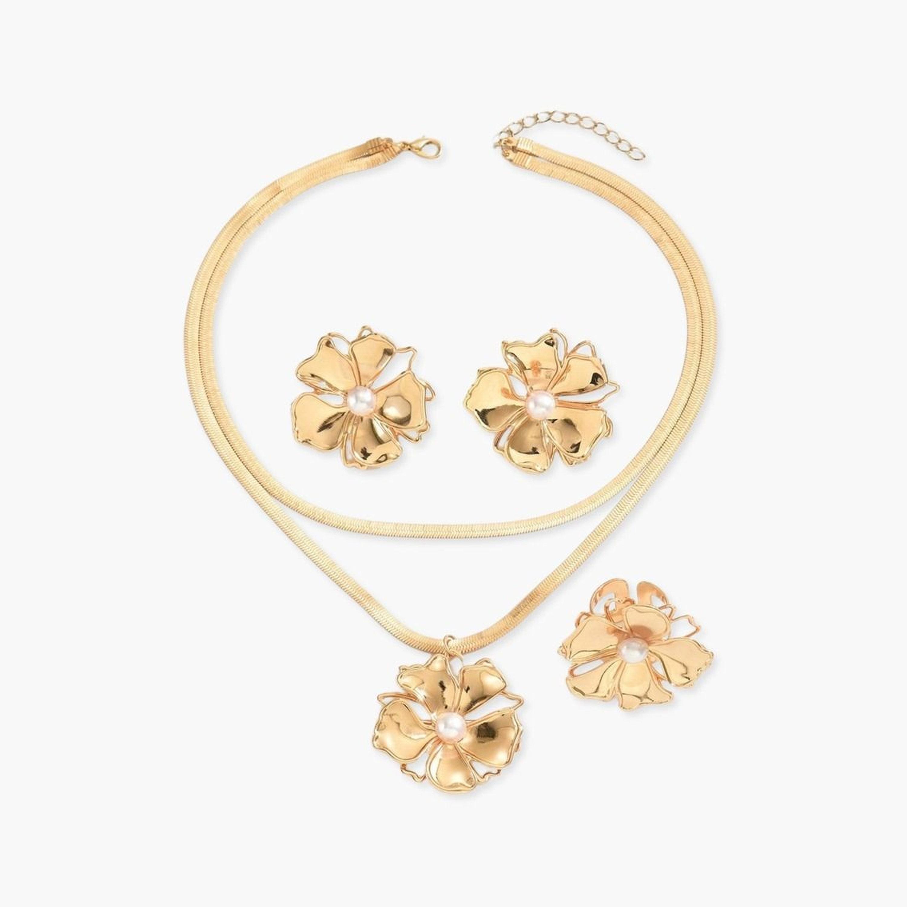 طقم قلادة وأقراط ذهبية بتصميم زهور للنساء من تيك تو-women-watchesandjewellery-jewellery-jewellerysets-image-1