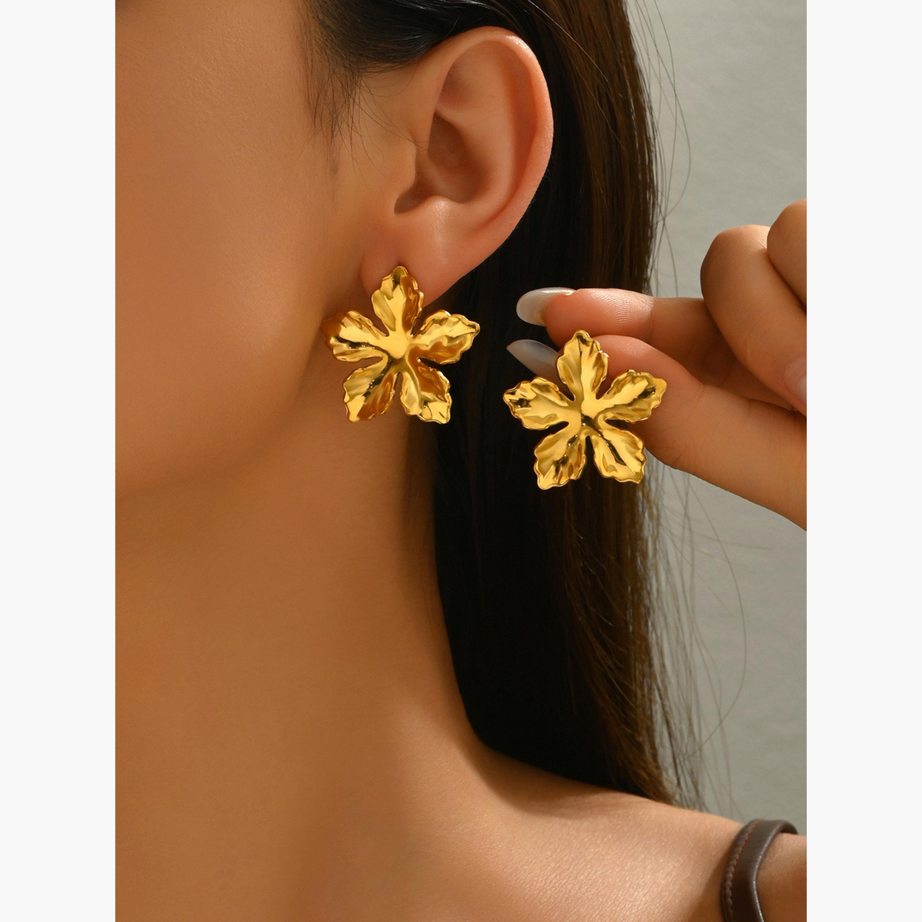 أقراط بتصميم زهور معدنية من تيك تو للنساء-women-watchesandjewellery-jewellery-earrings-image-2